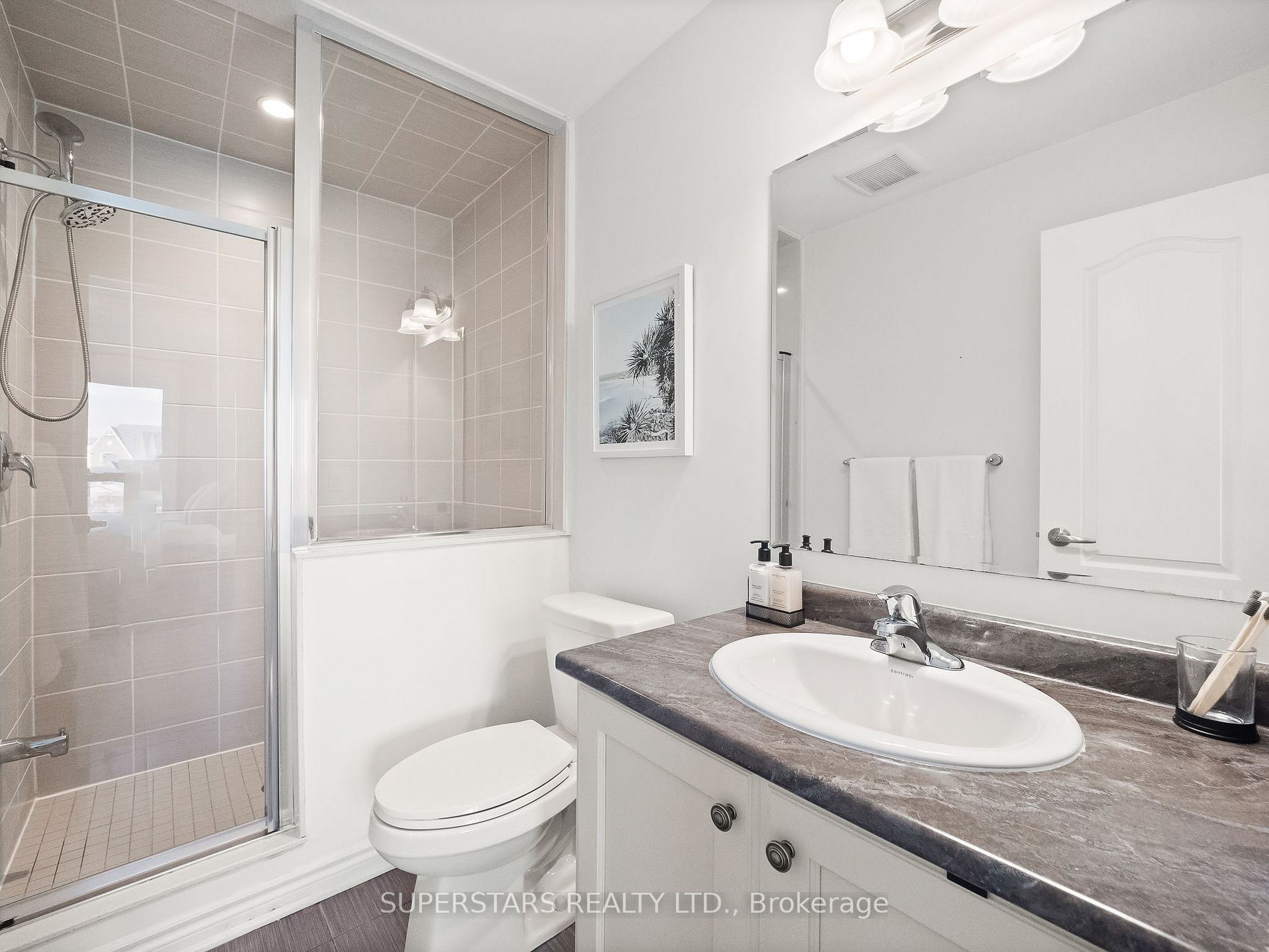 27 Frederick Wilson Ave, #27