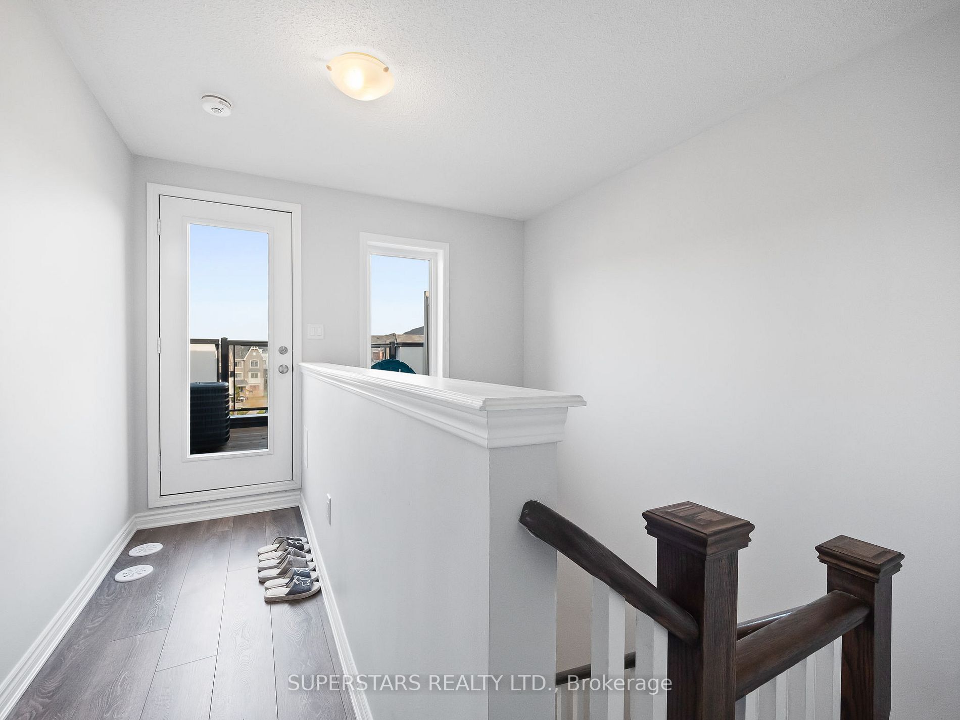 27 Frederick Wilson Ave, #27