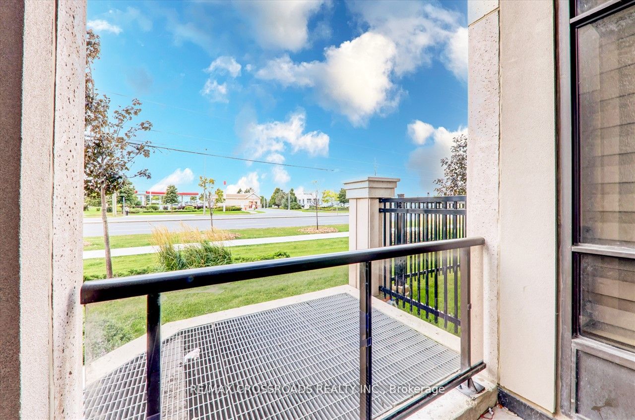 9075 Jane St, #114