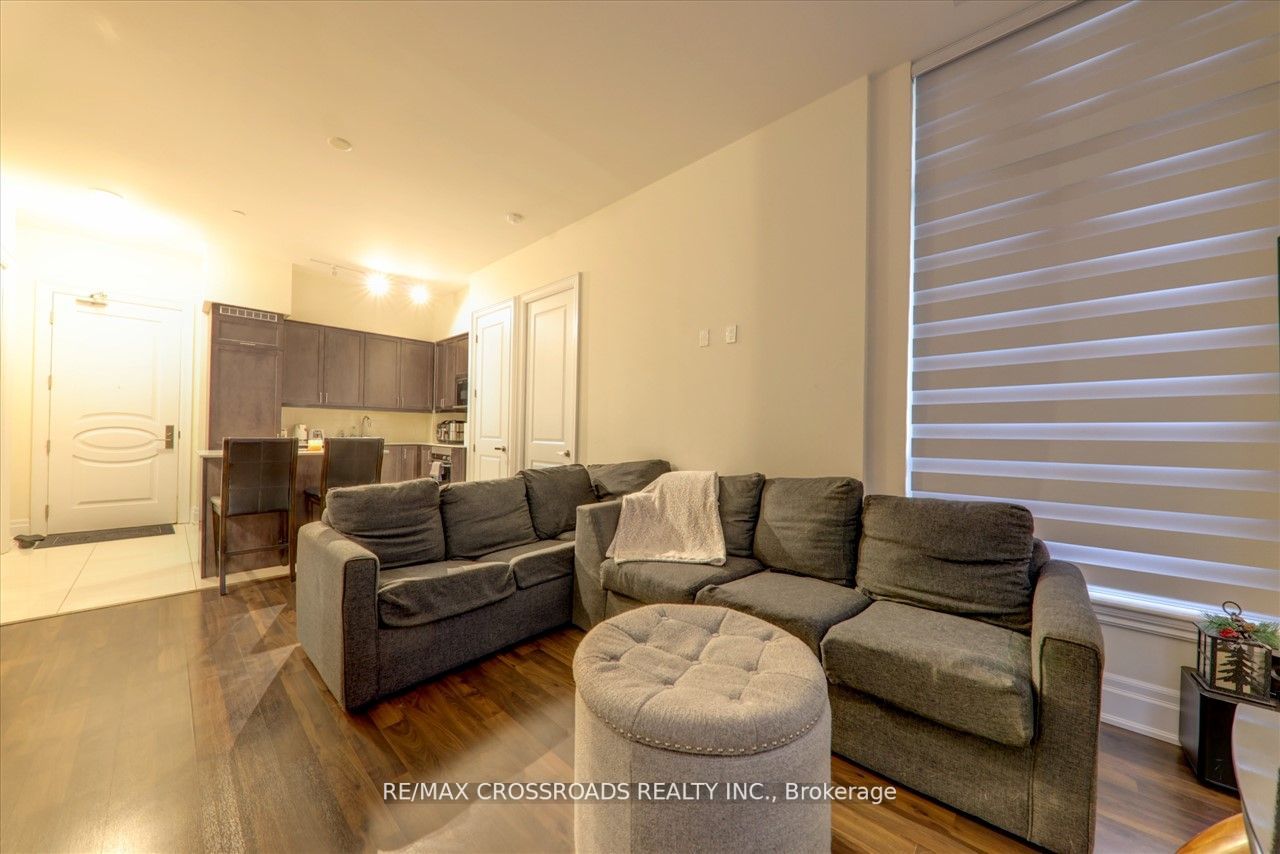 9075 Jane St, #114