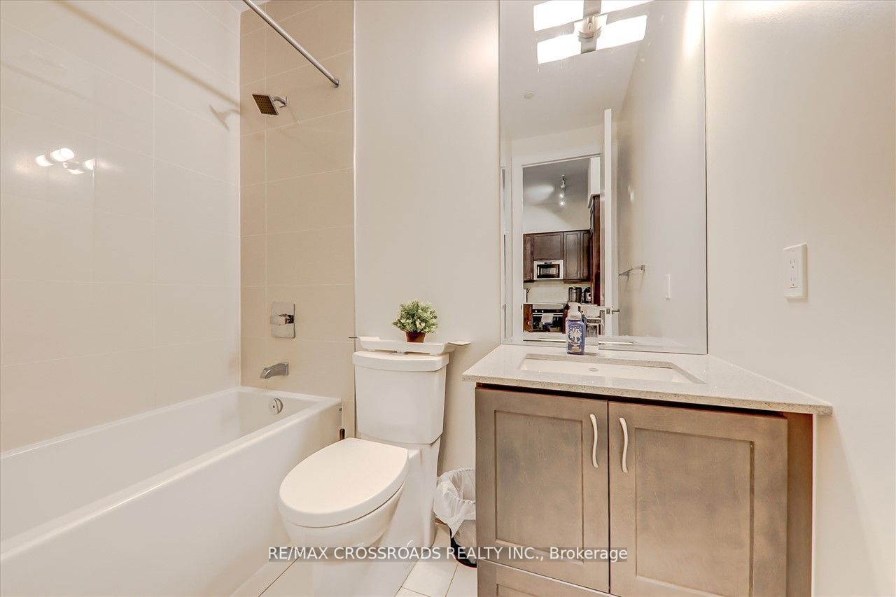 9075 Jane St, #114
