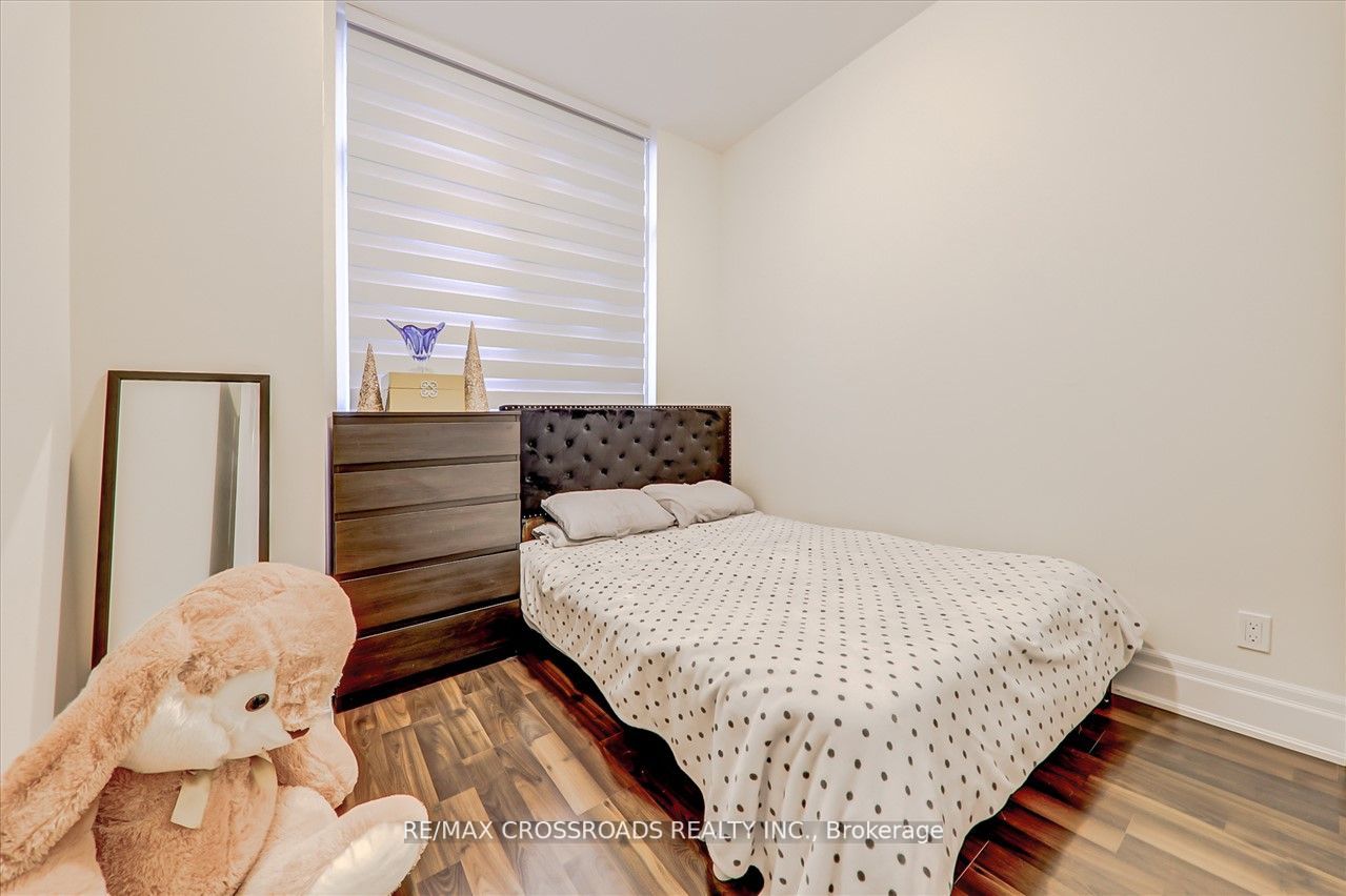 9075 Jane St, #114