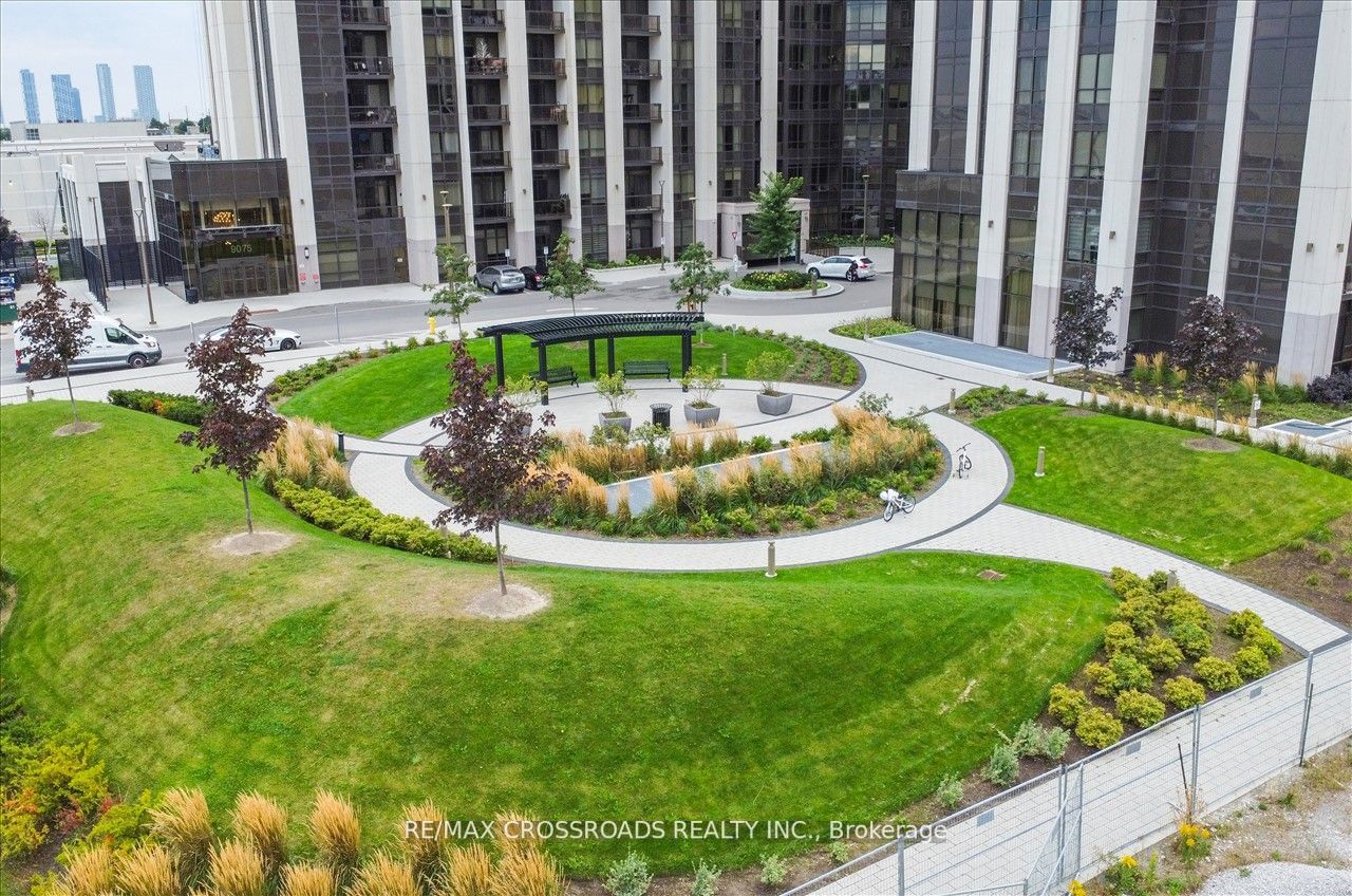 9075 Jane St, #114