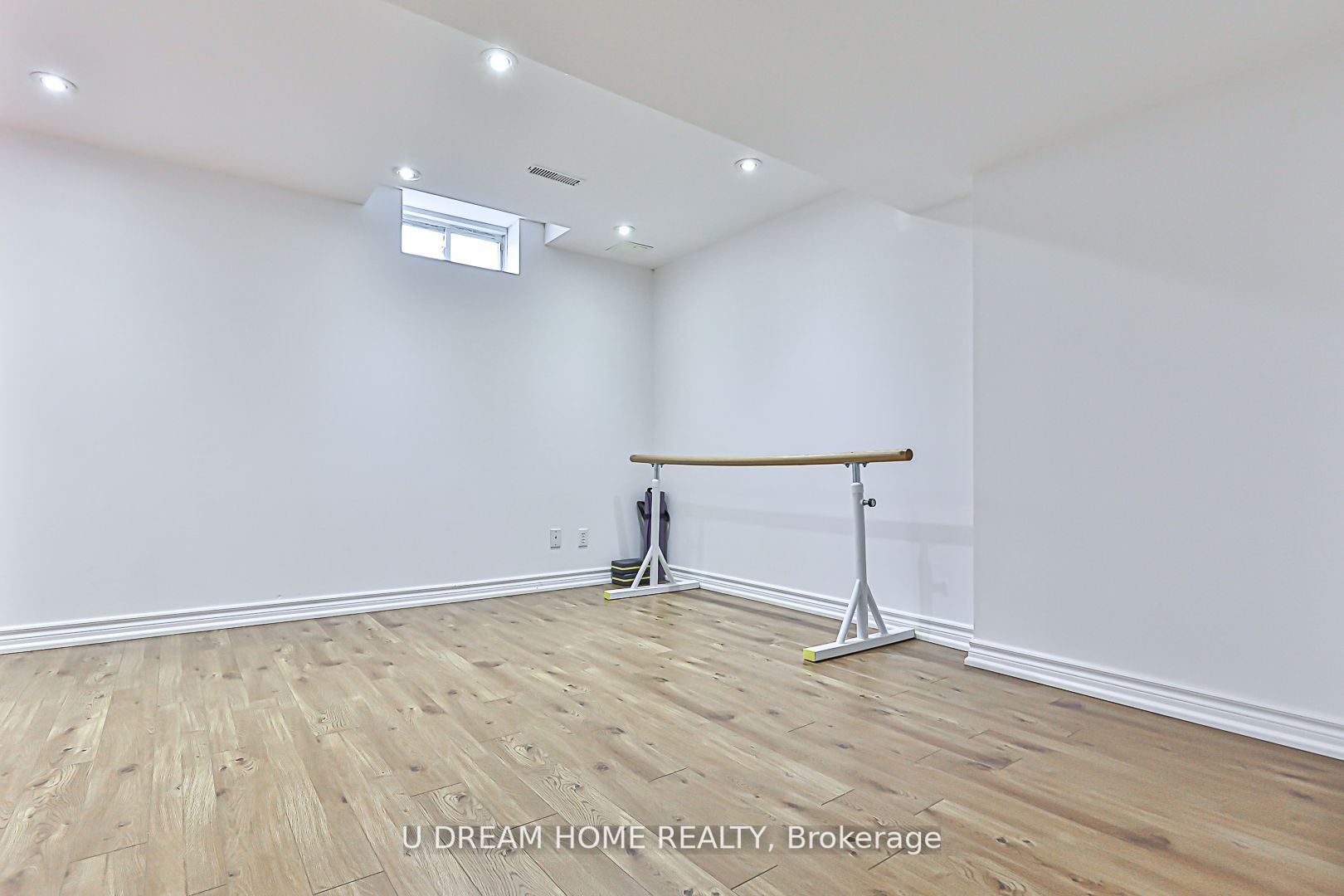 8 Kingsley Rd