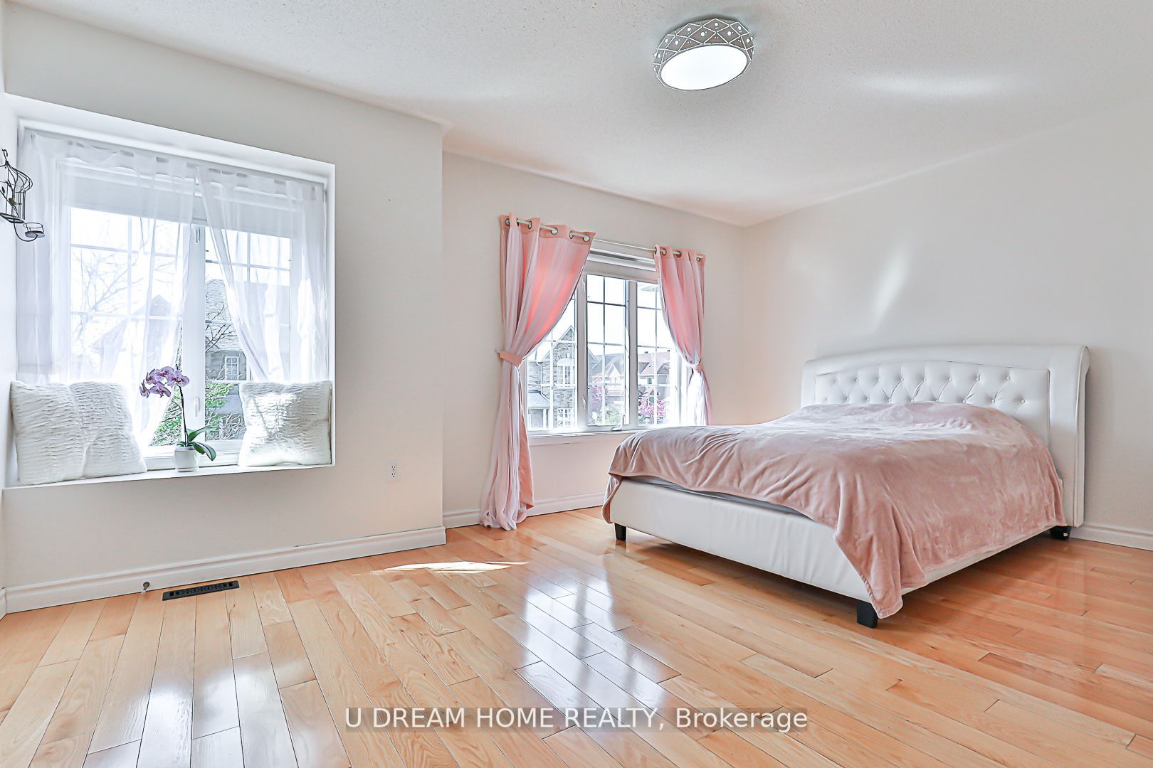 8 Kingsley Rd