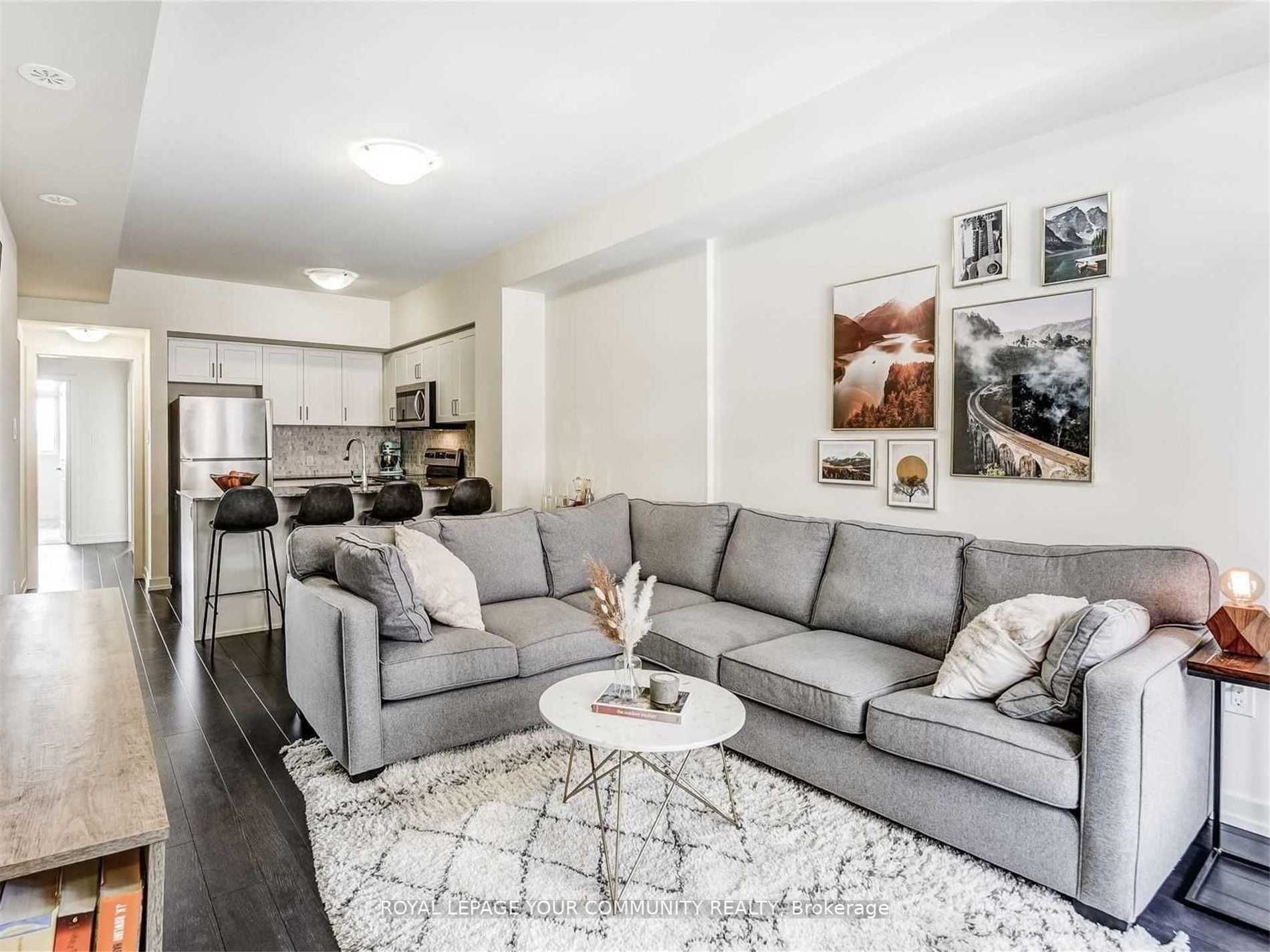 2 Linsmore Pl, #208