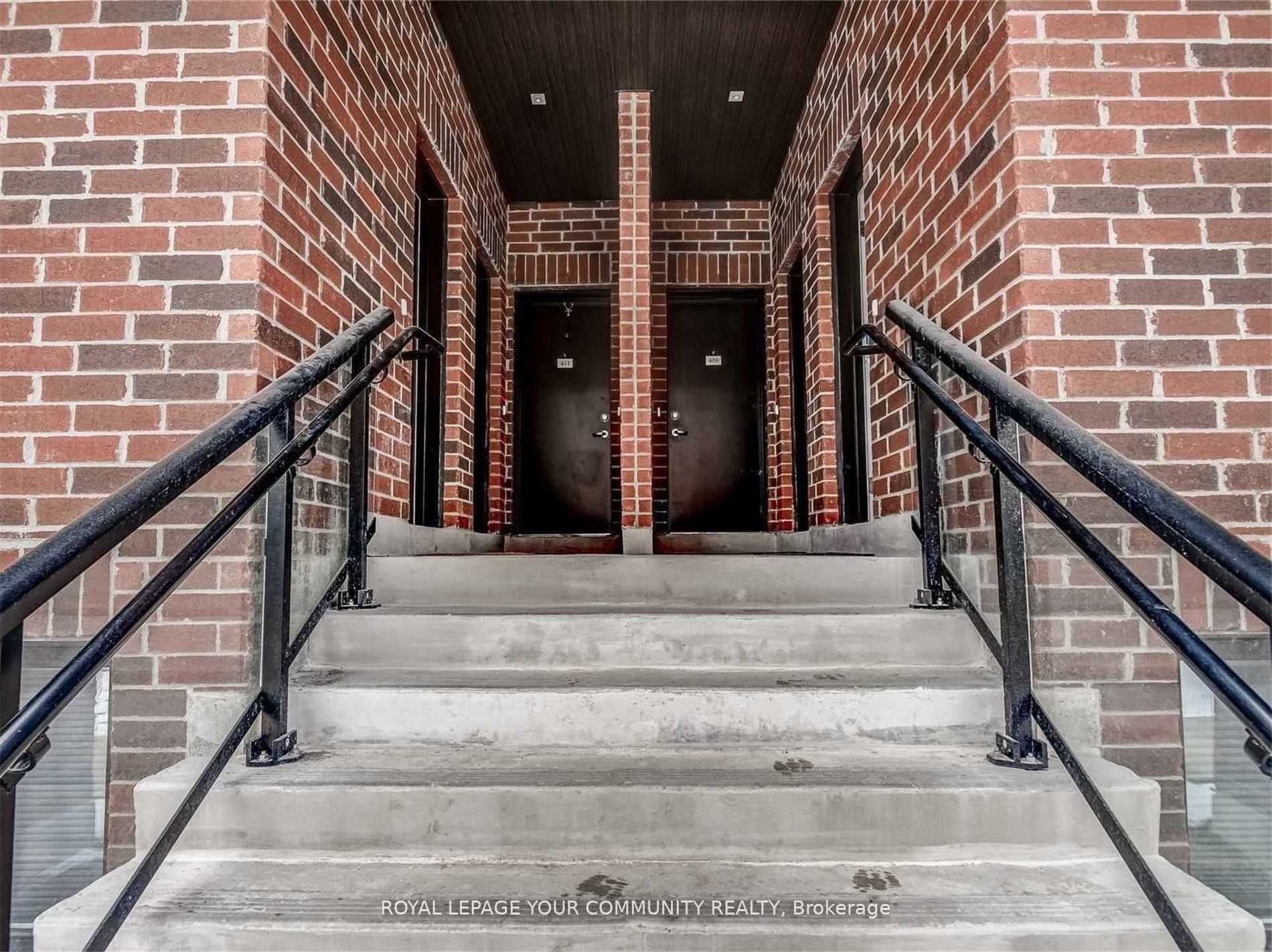 2 Linsmore Pl, #208