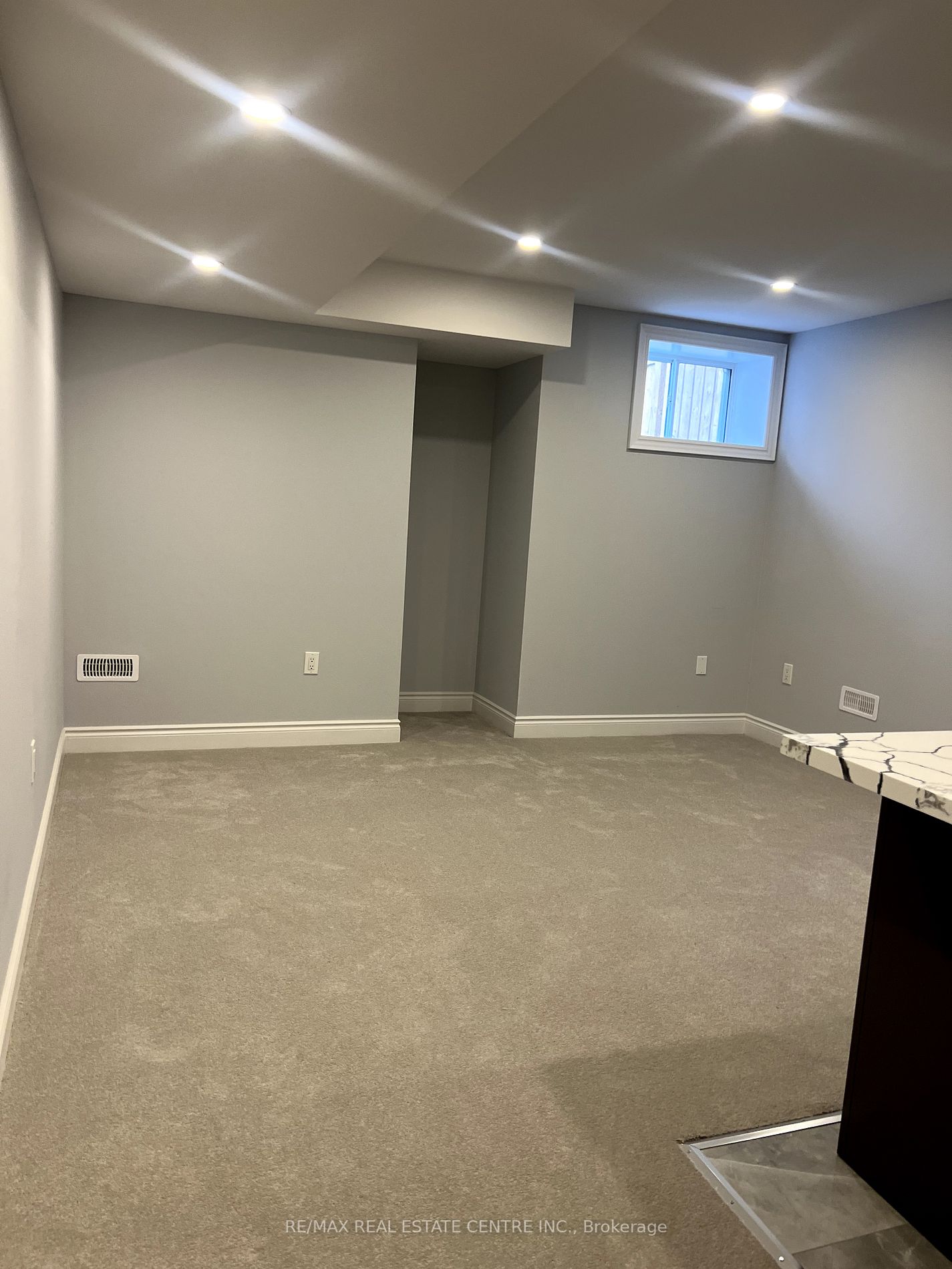 117 Gray Ave