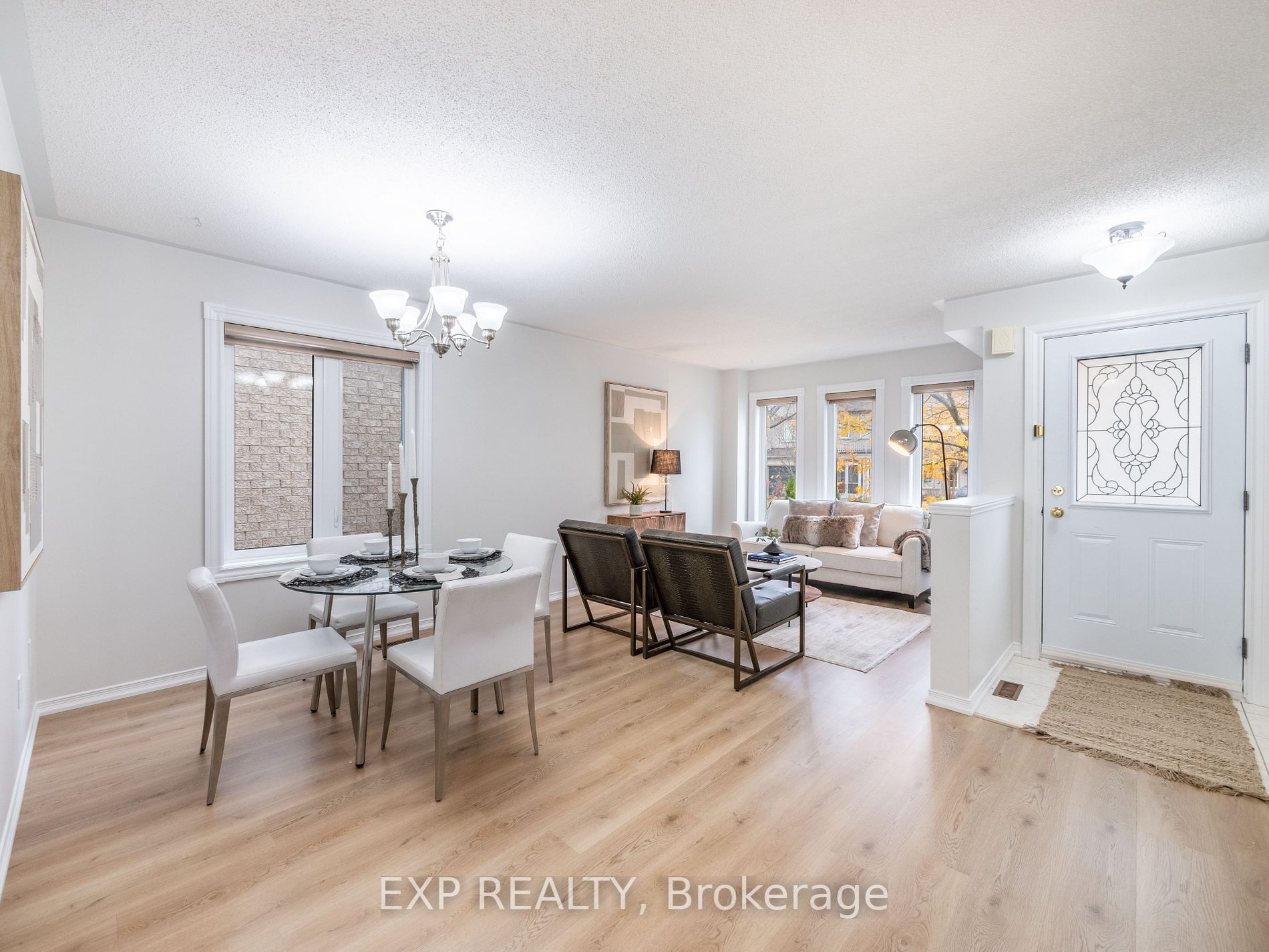 75 Waterton Cres