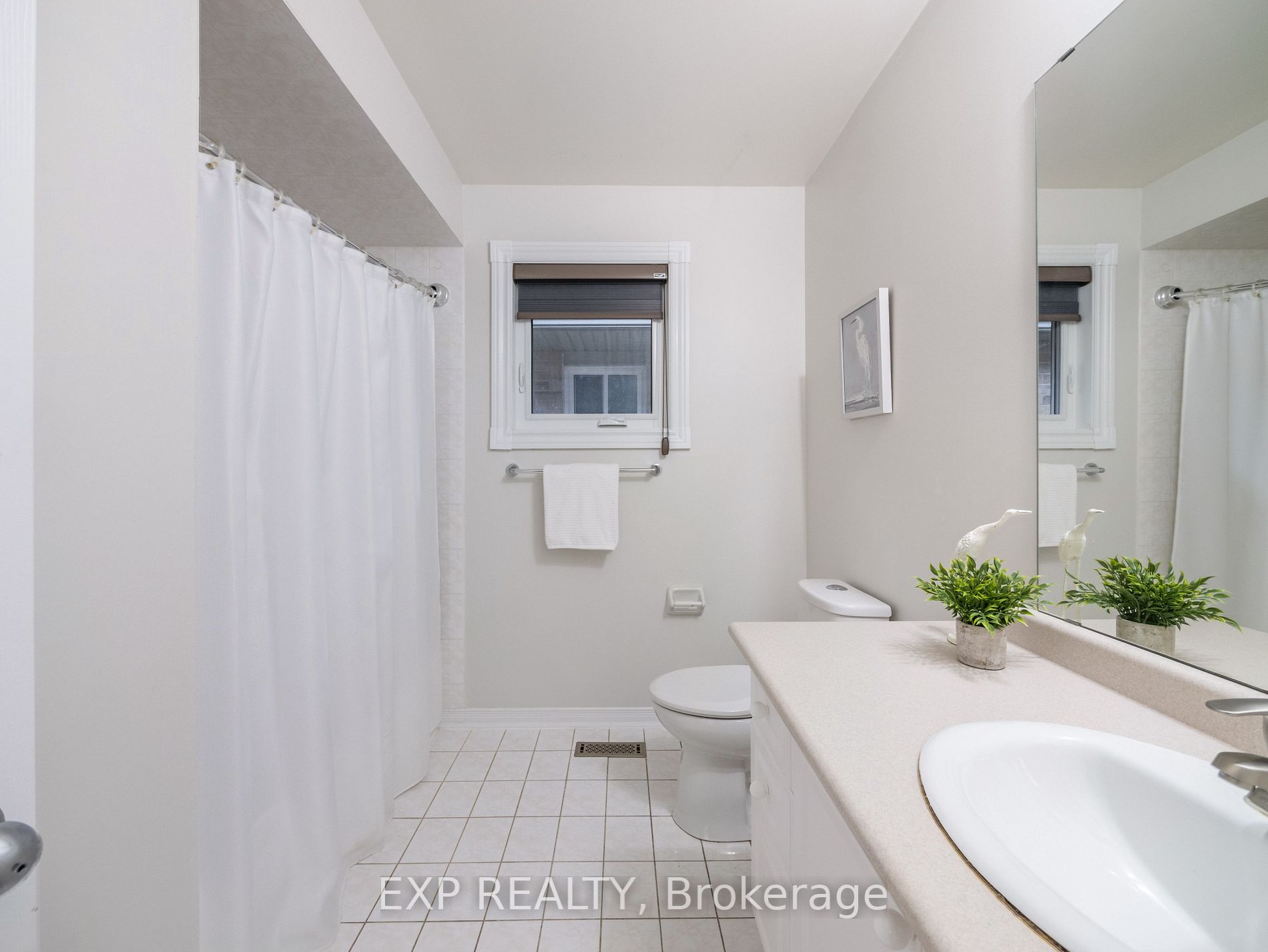 75 Waterton Cres