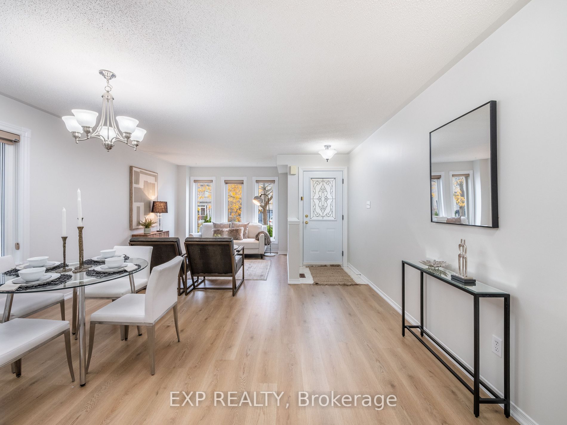 75 Waterton Cres