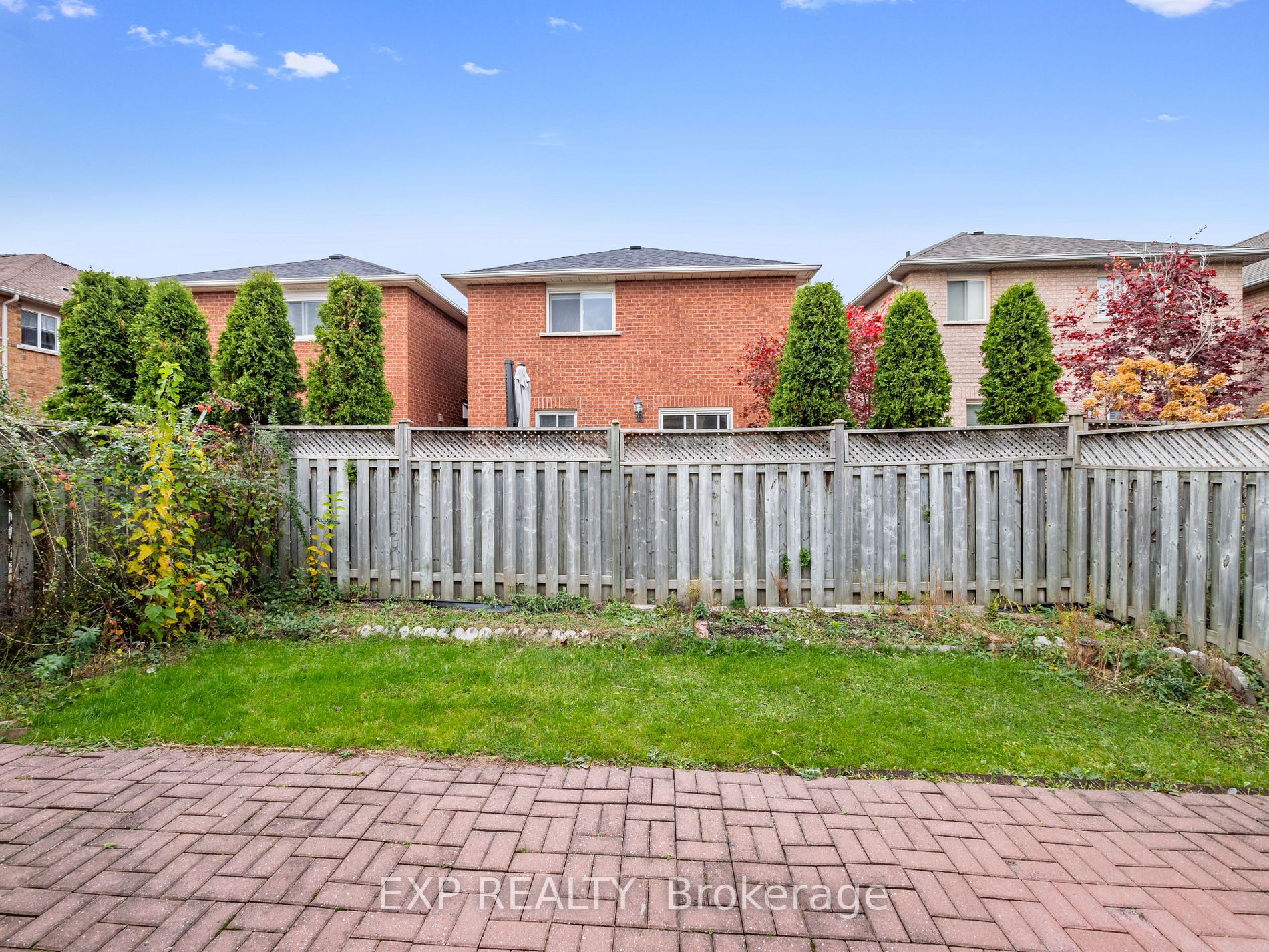 75 Waterton Cres