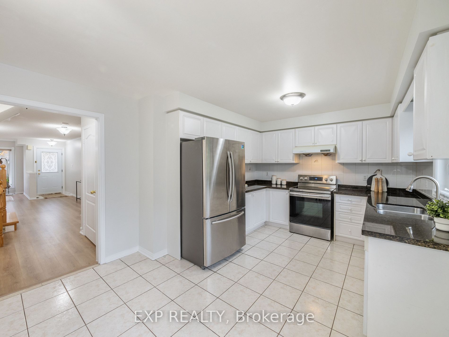 75 Waterton Cres