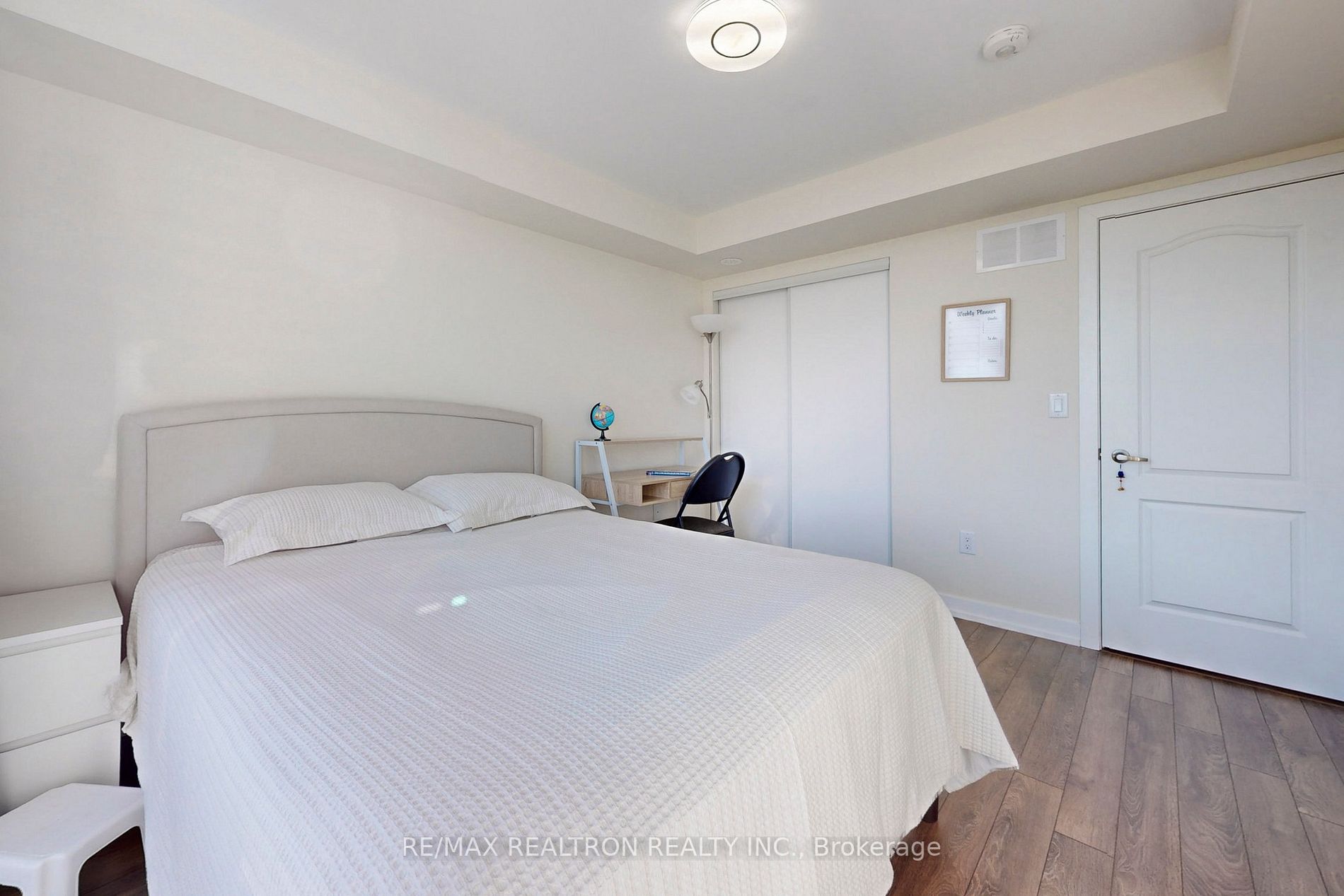20 Westmeath Lane, #2326