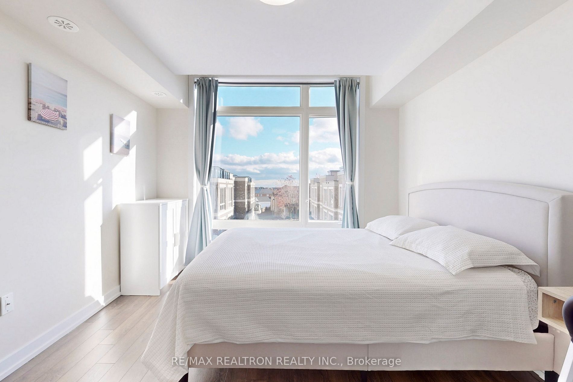20 Westmeath Lane, #2326