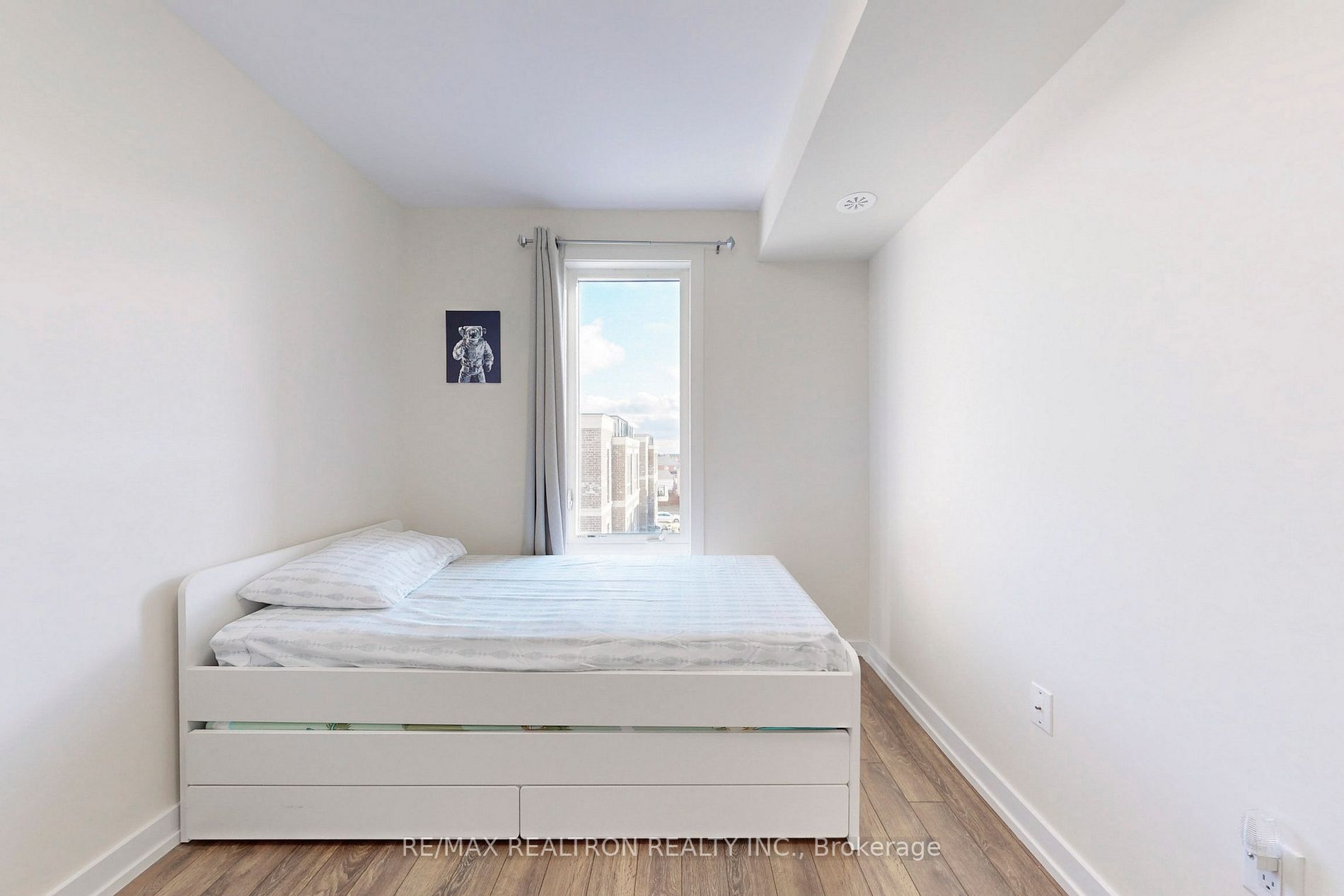20 Westmeath Lane, #2326