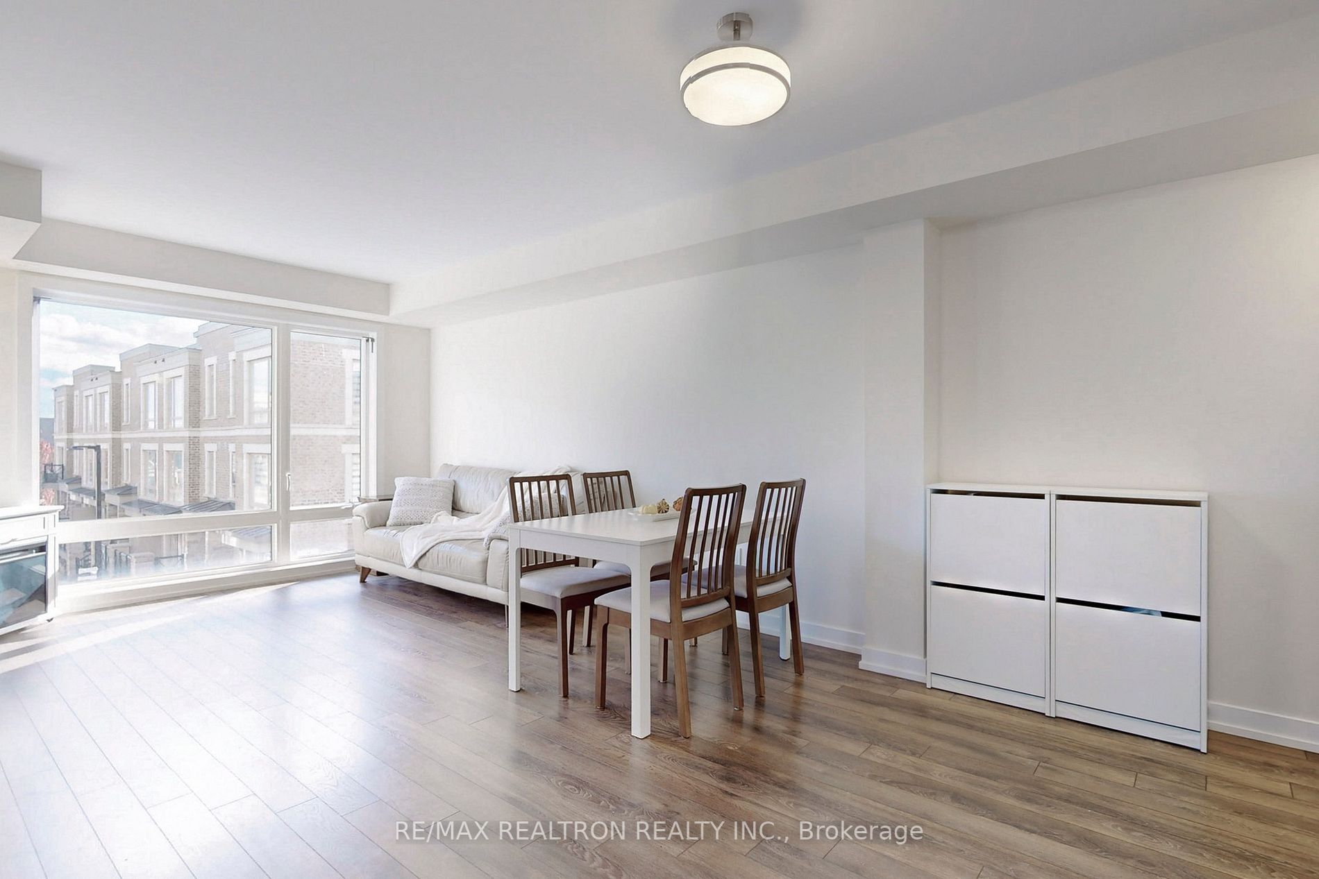 20 Westmeath Lane, #2326