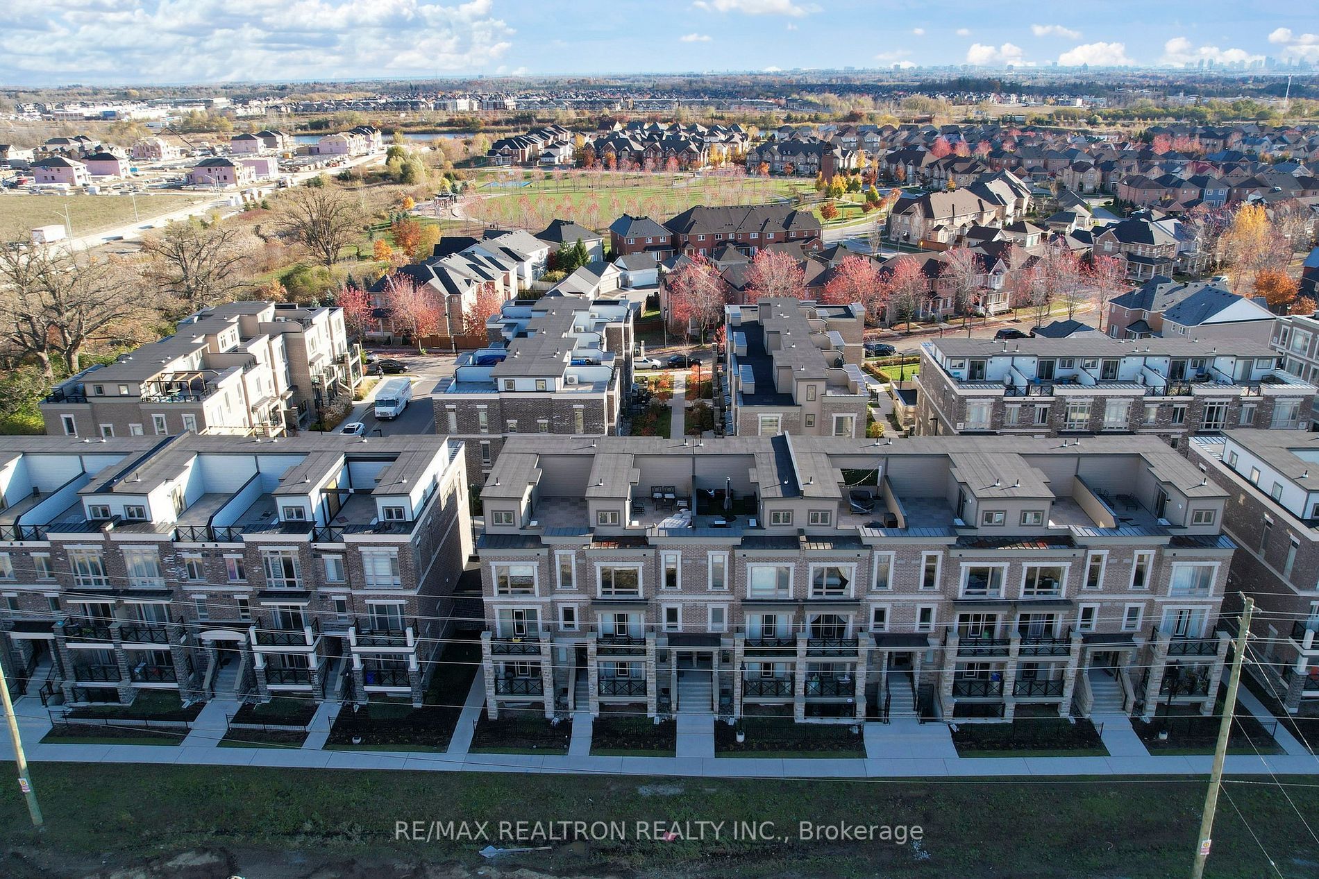 20 Westmeath Lane, #2326