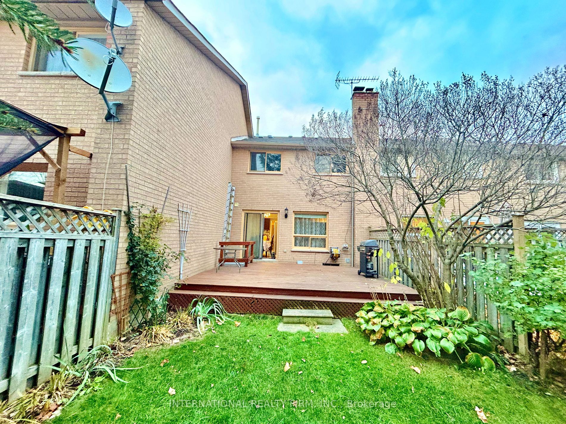 22 Cypress Crt