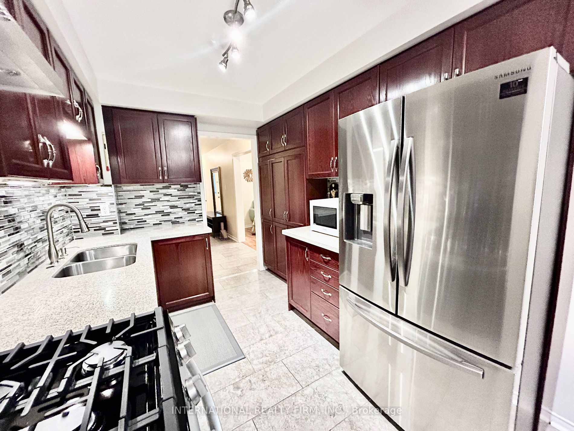 22 Cypress Crt