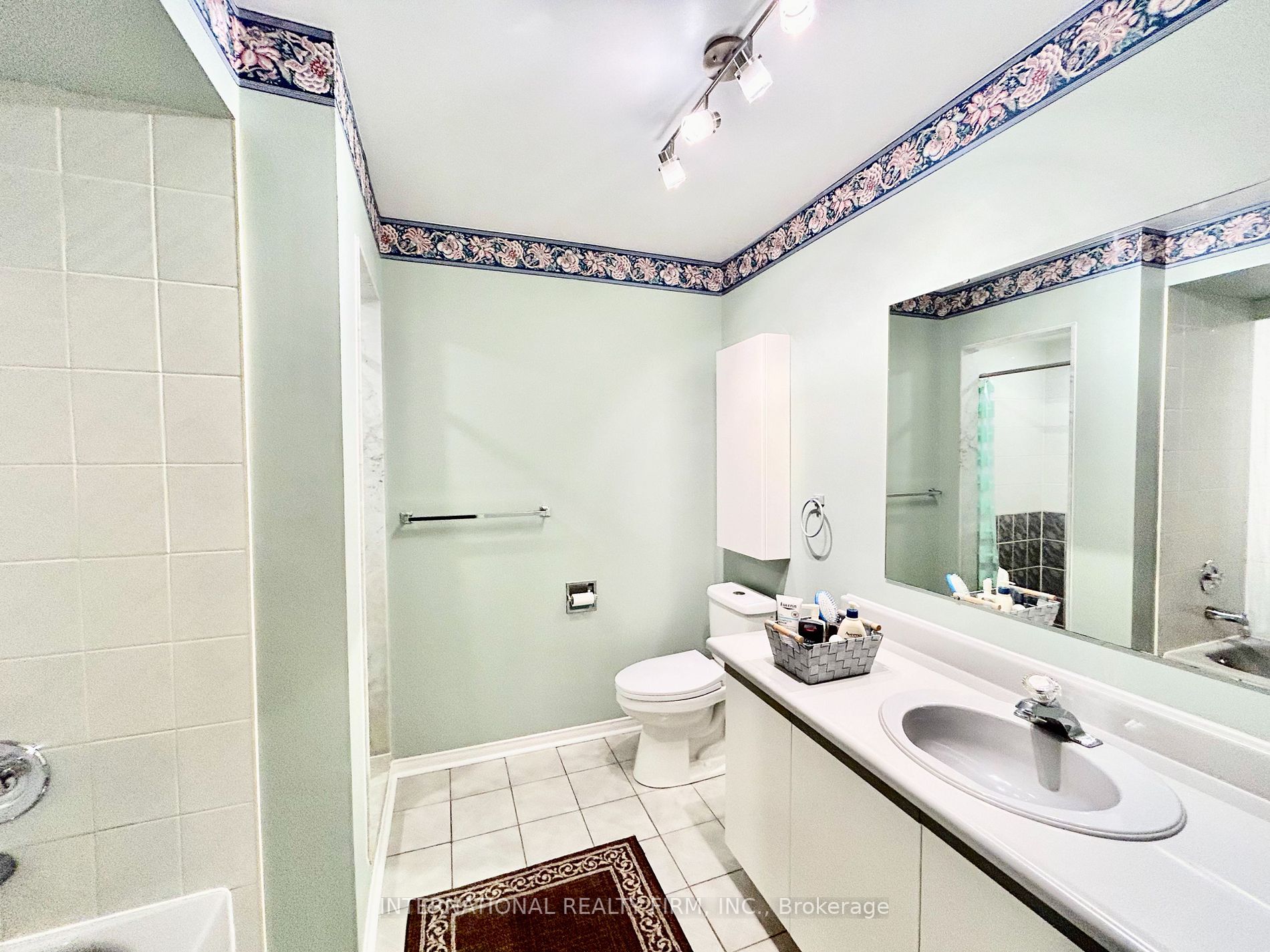 22 Cypress Crt
