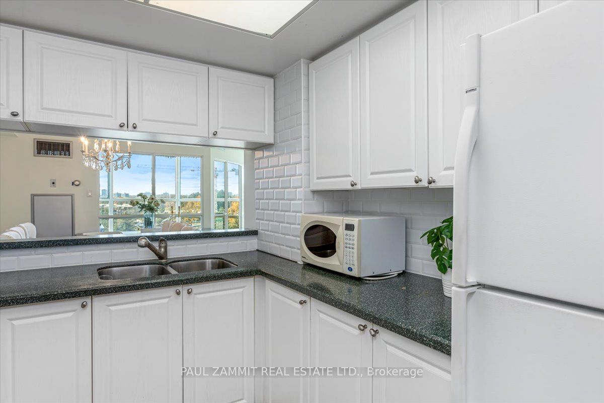 7905 Bayview Ave, #520