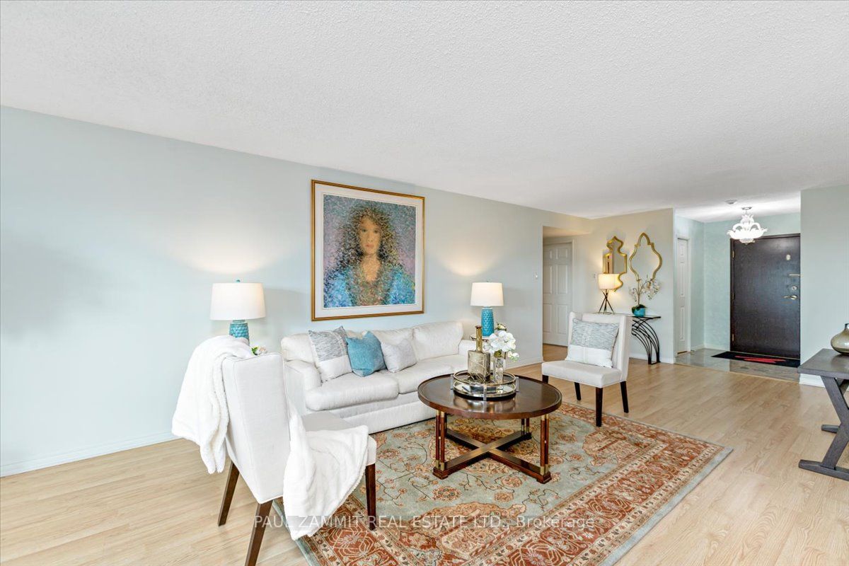 7905 Bayview Ave, #520