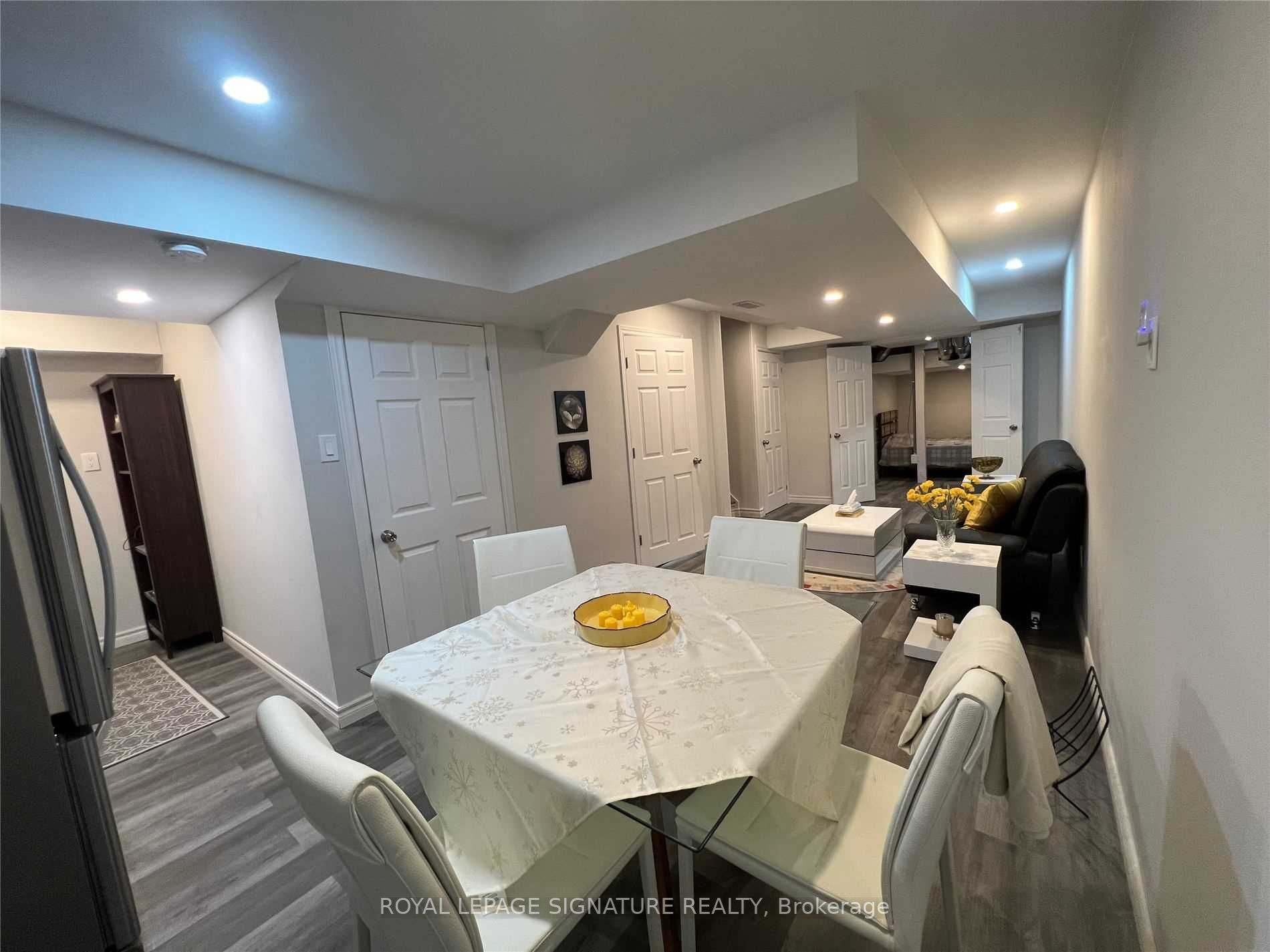 59 Dundonald Tr