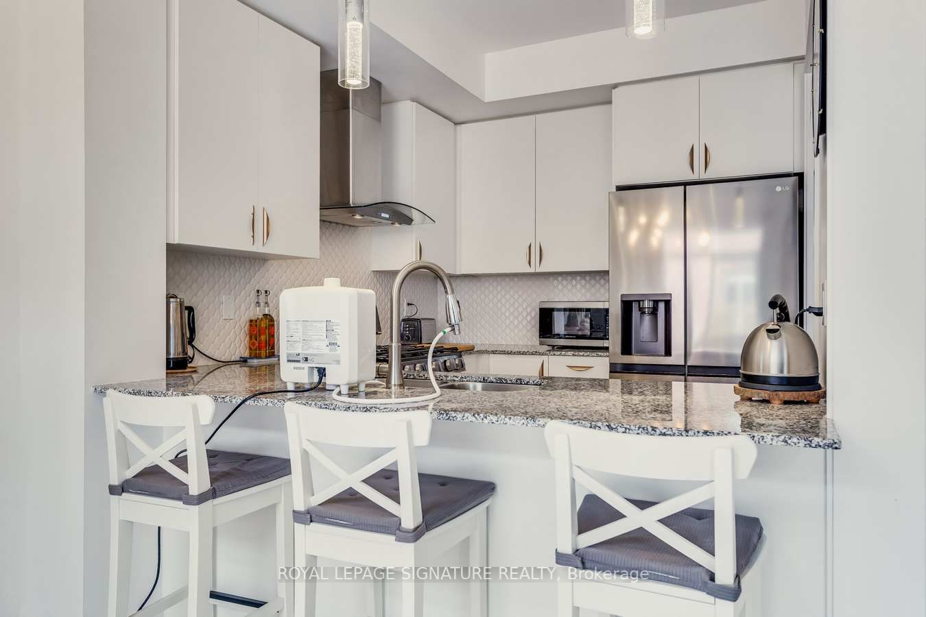 59 Dundonald Tr
