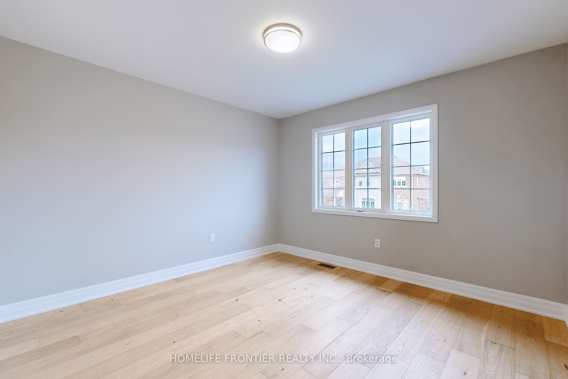 10 Delattaye Avenue