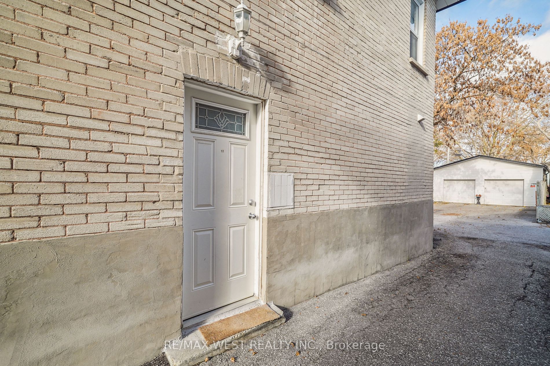 387 Ontario St