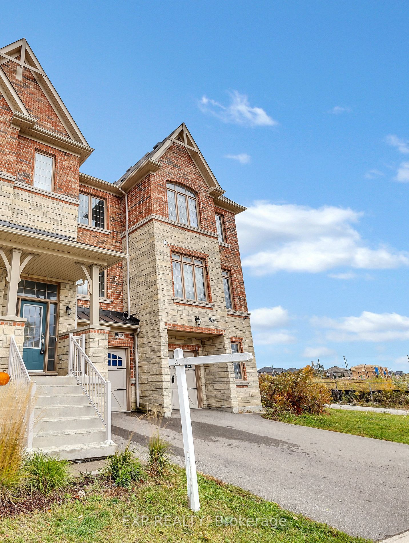 182 Farooq Blvd