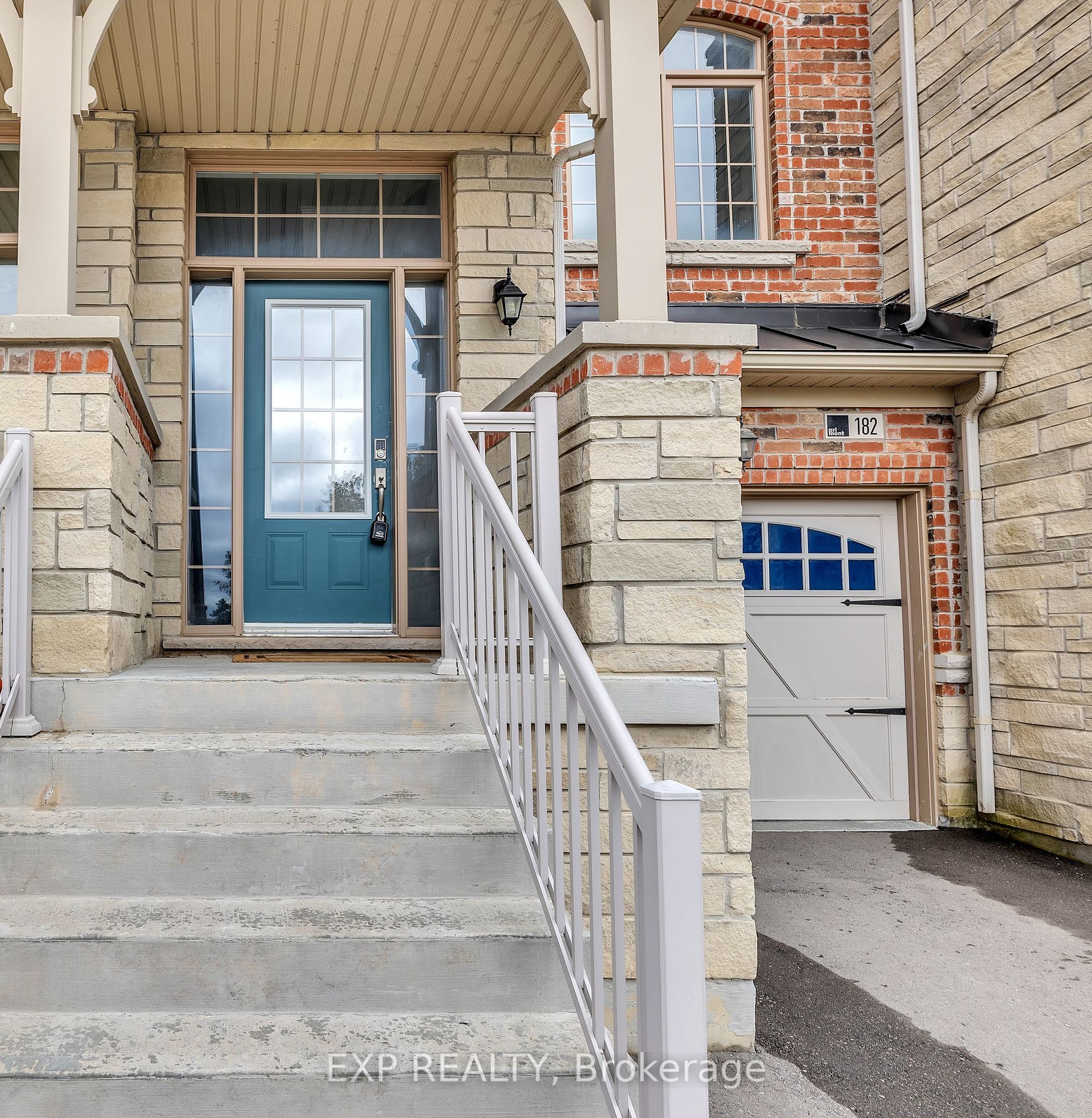 182 Farooq Blvd