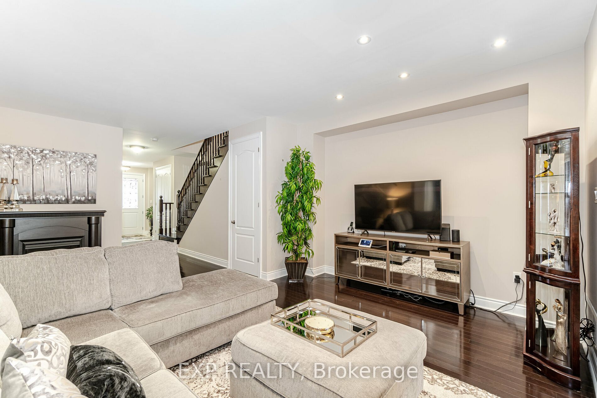 137 Lindbergh Dr