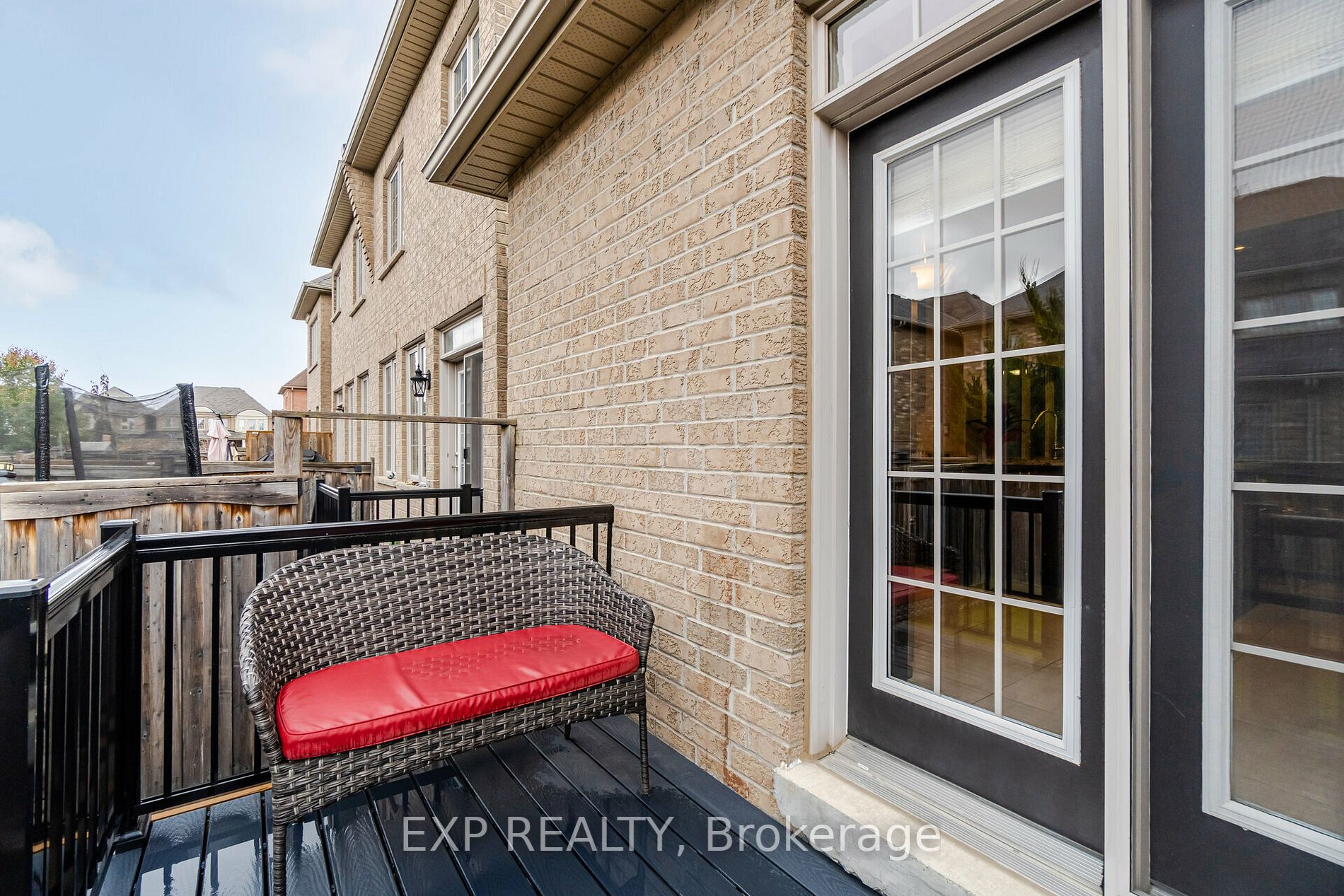 137 Lindbergh Dr