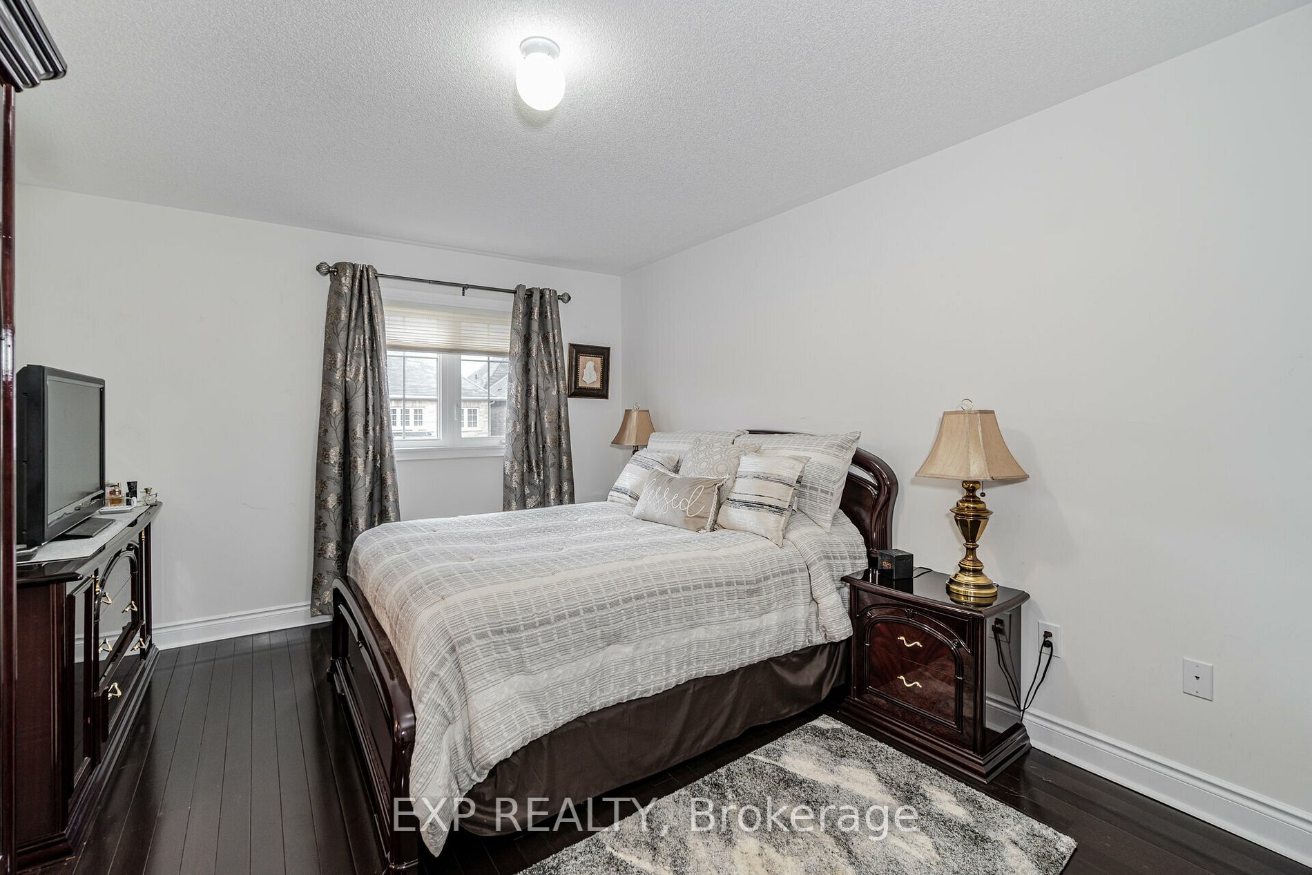 137 Lindbergh Dr