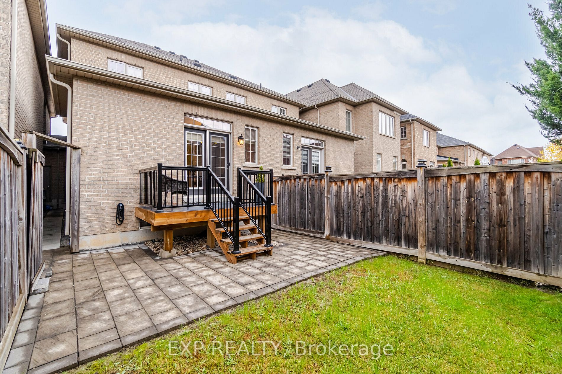 137 Lindbergh Dr