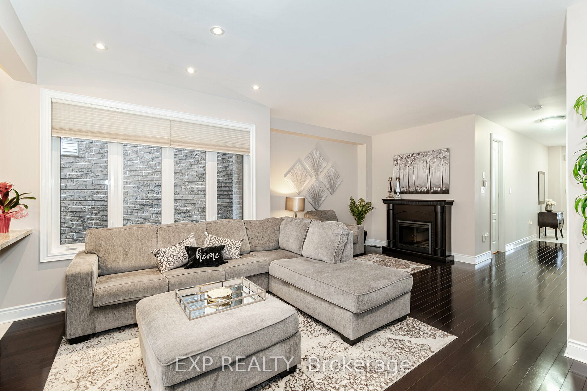 137 Lindbergh Dr