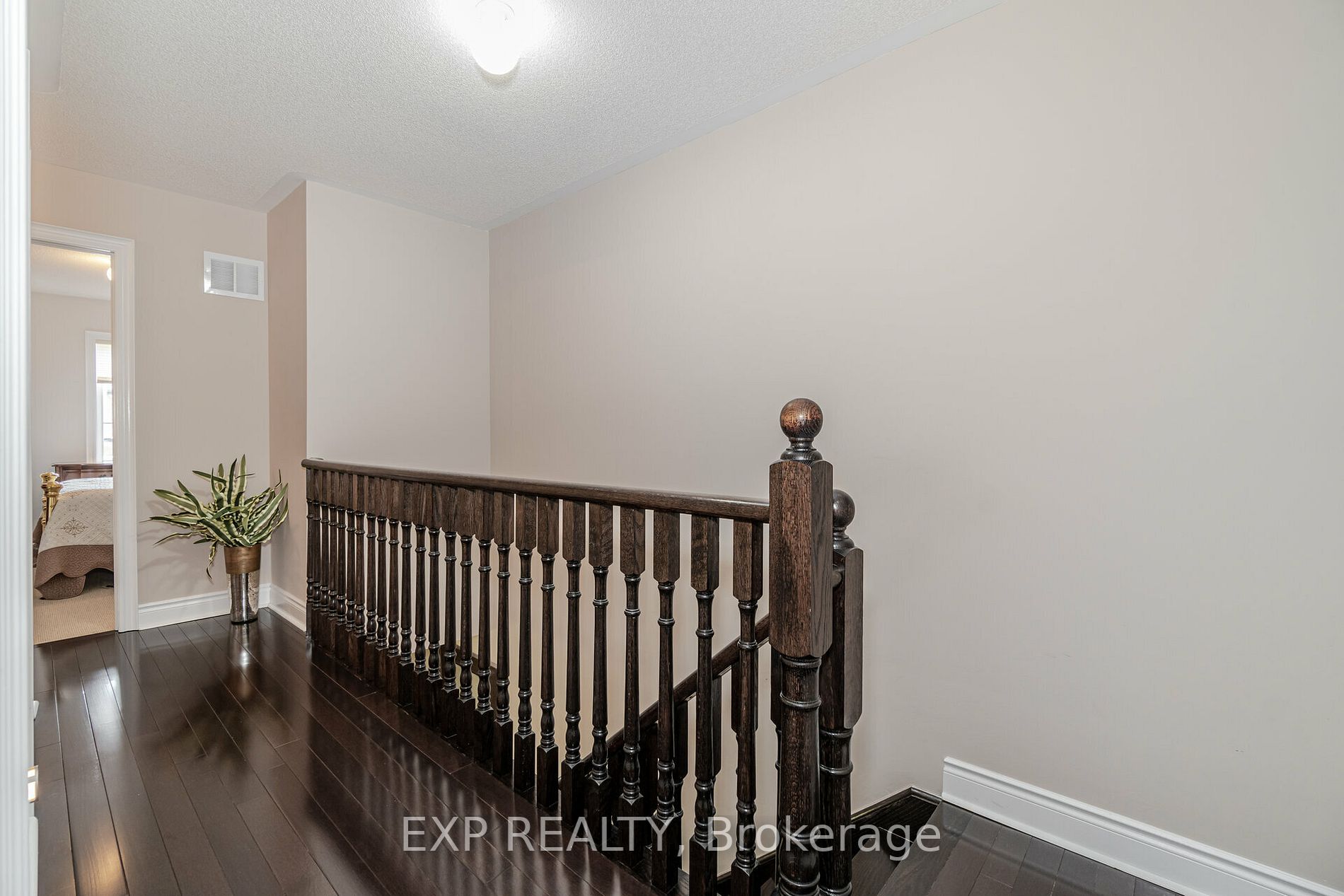 137 Lindbergh Dr