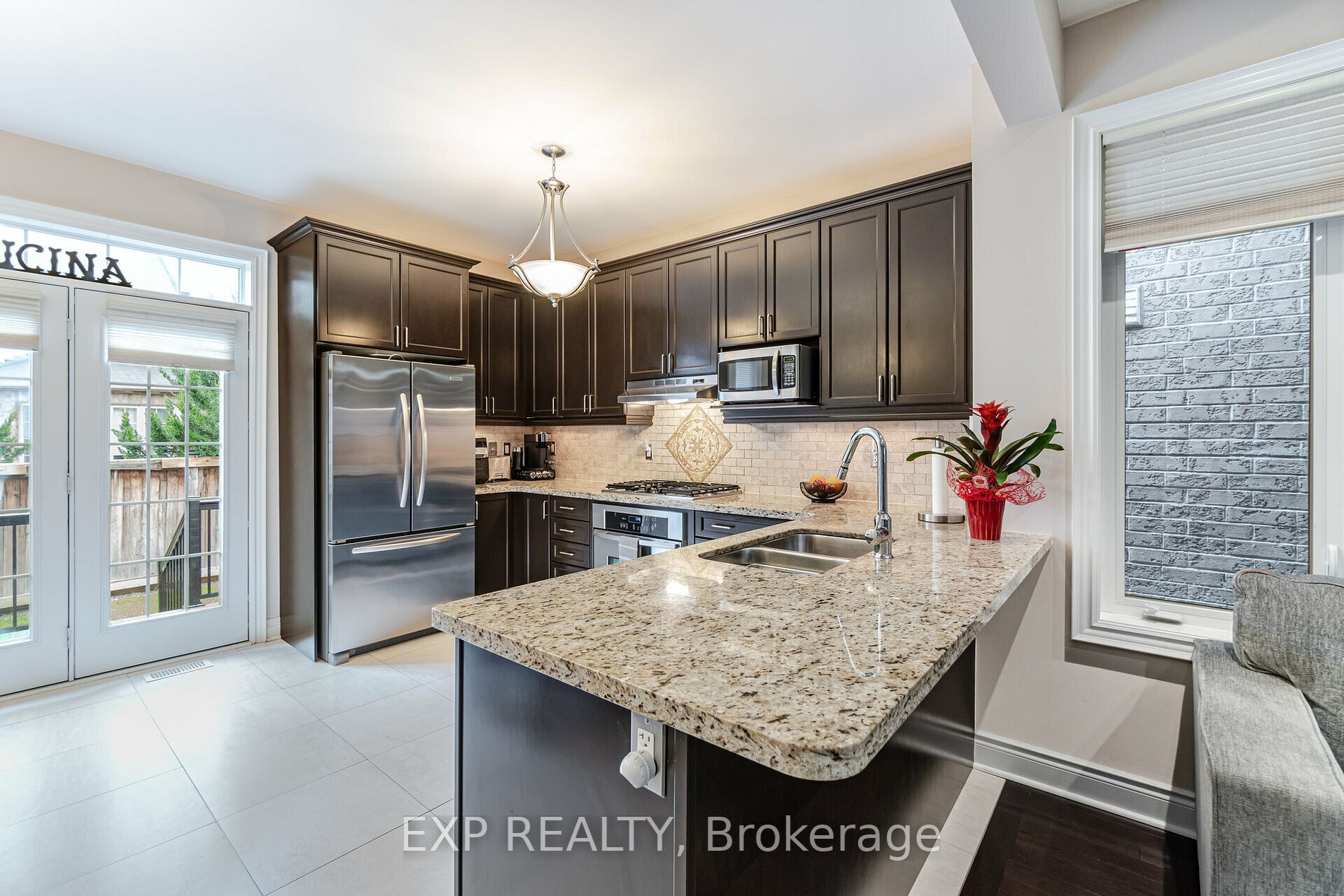 137 Lindbergh Dr