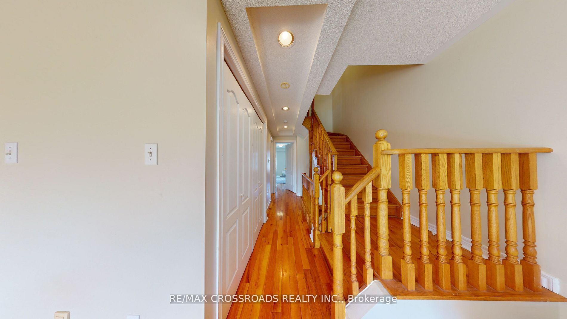 6 Leonard St E, #12