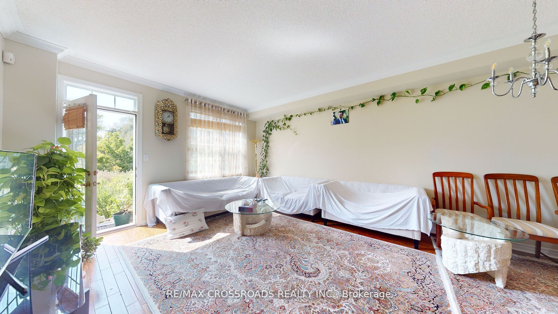 6 Leonard St E, #12