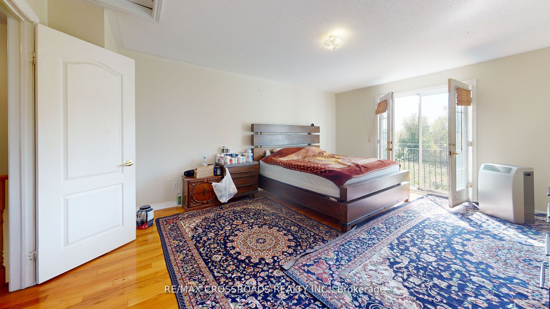 6 Leonard St E, #12