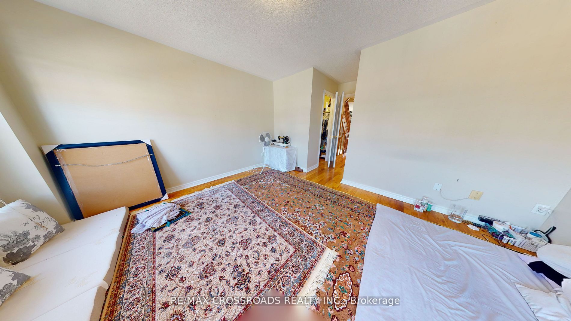 6 Leonard St E, #12