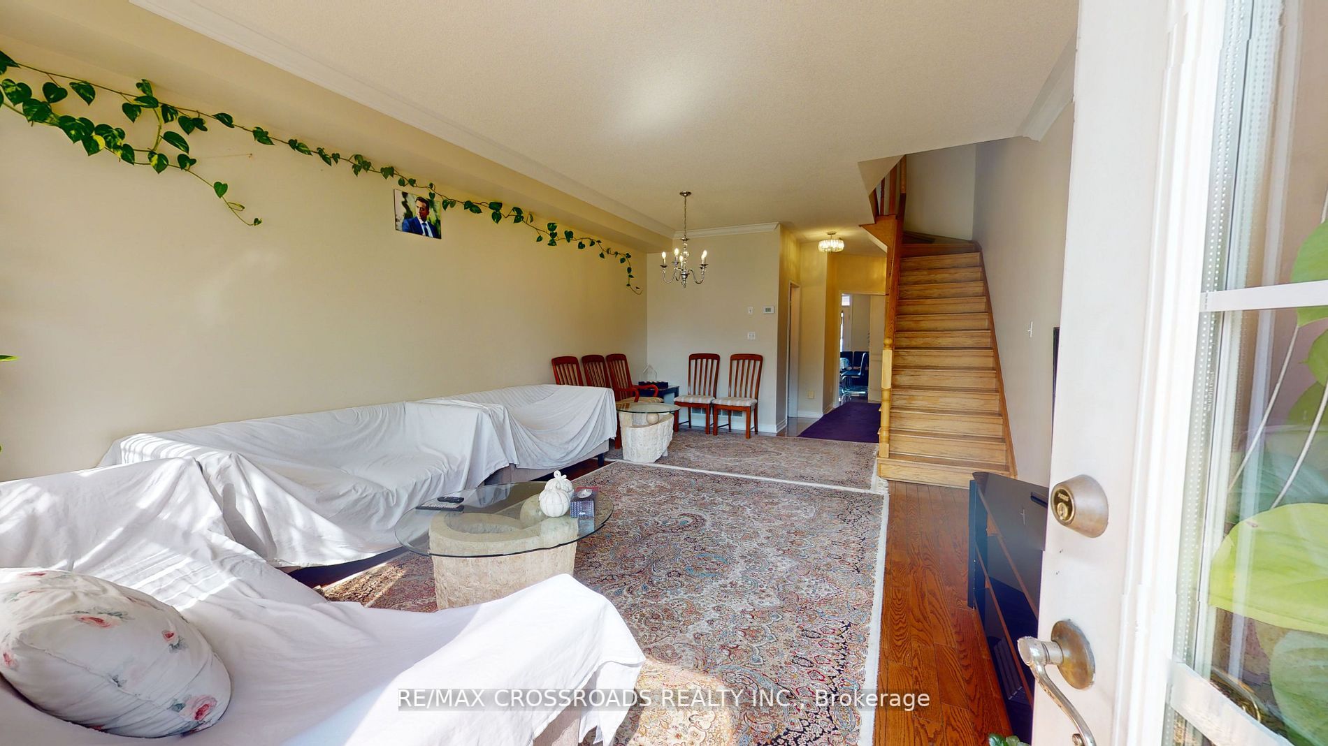 6 Leonard St E, #12