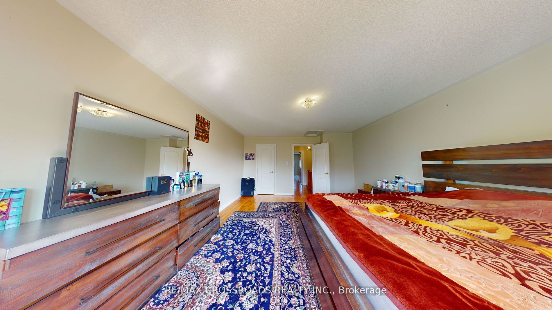 6 Leonard St E, #12