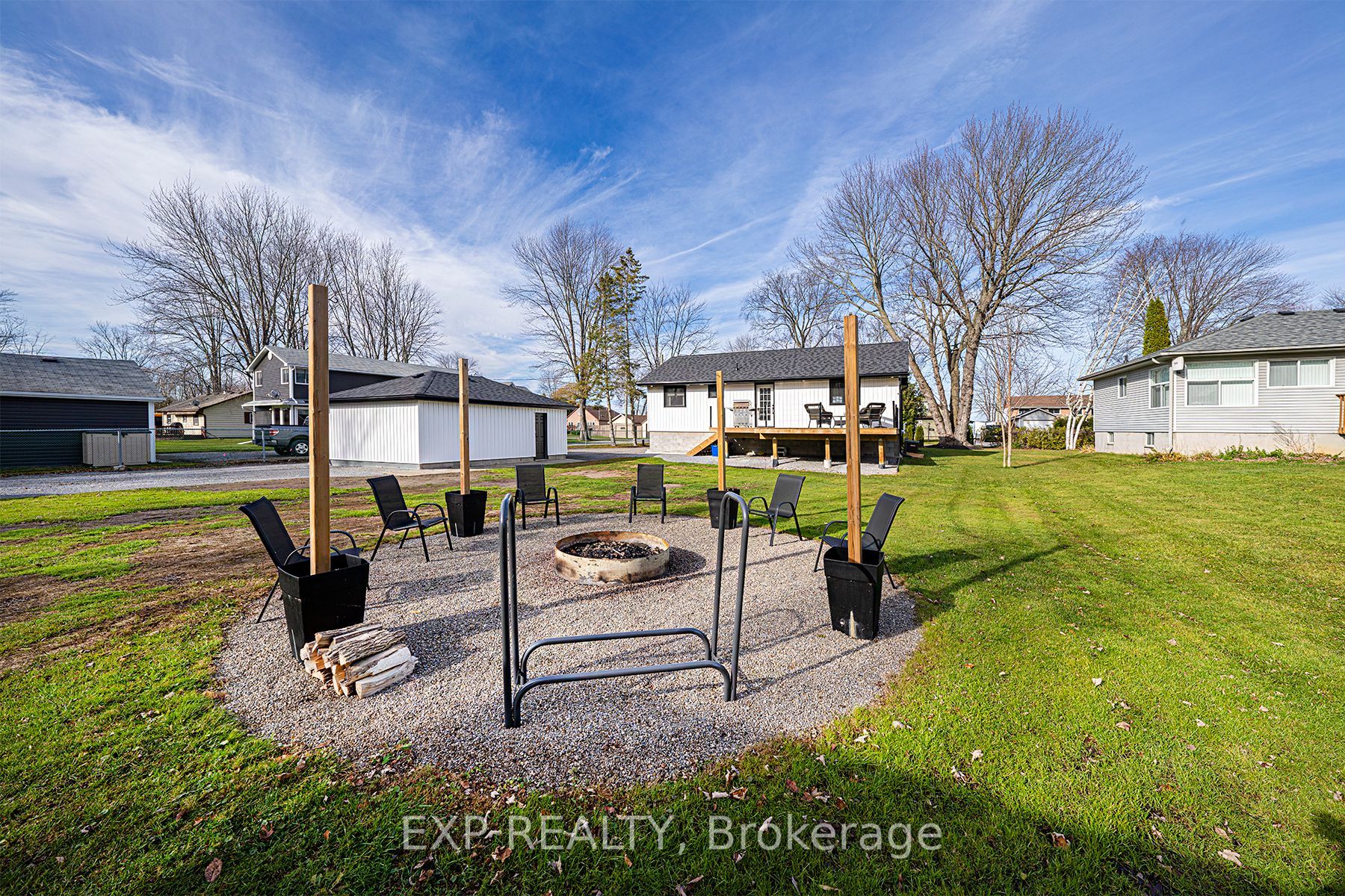 153 Holmes Point Rd