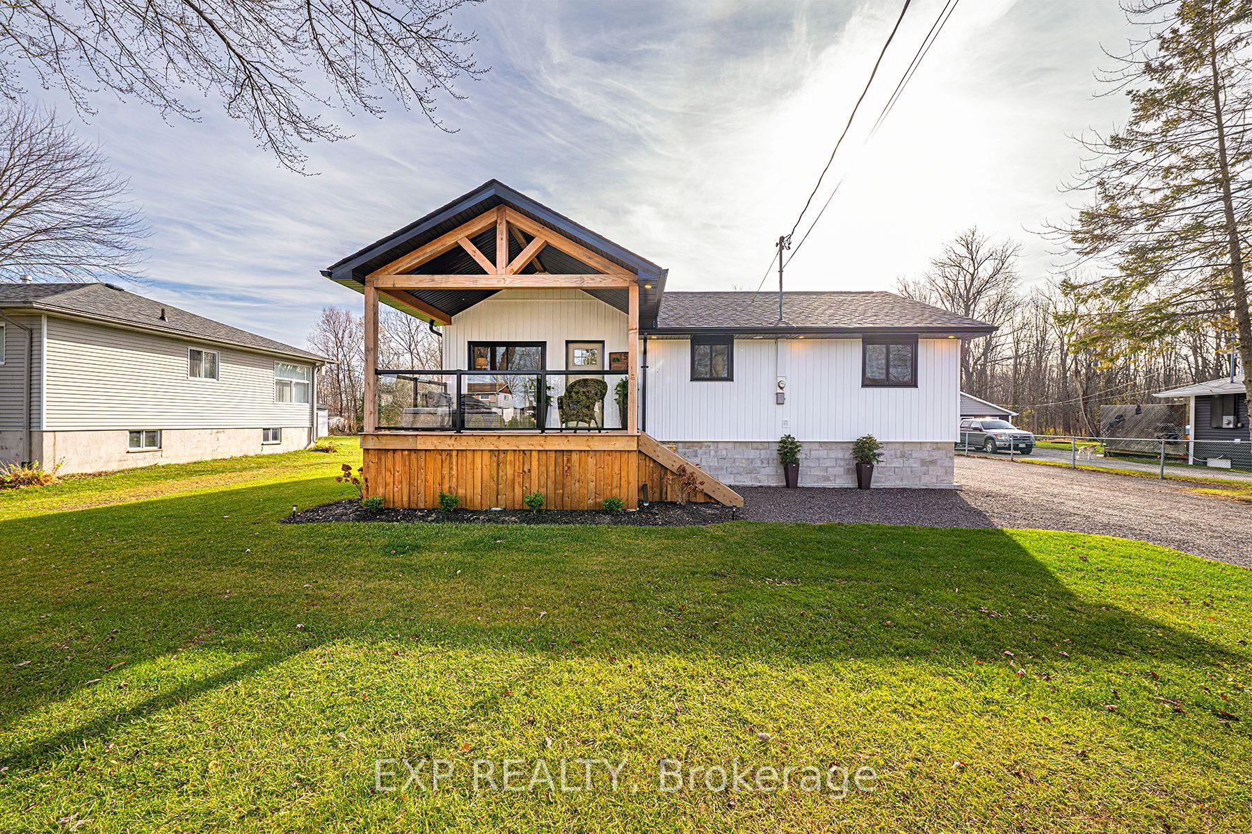 153 Holmes Point Rd