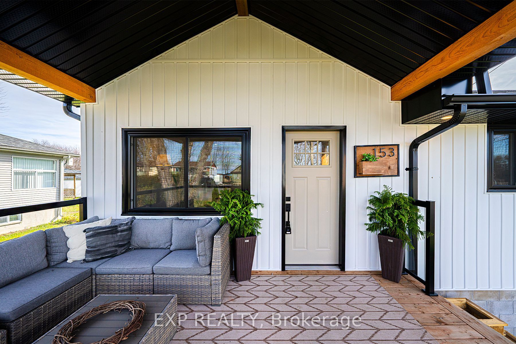 153 Holmes Point Rd