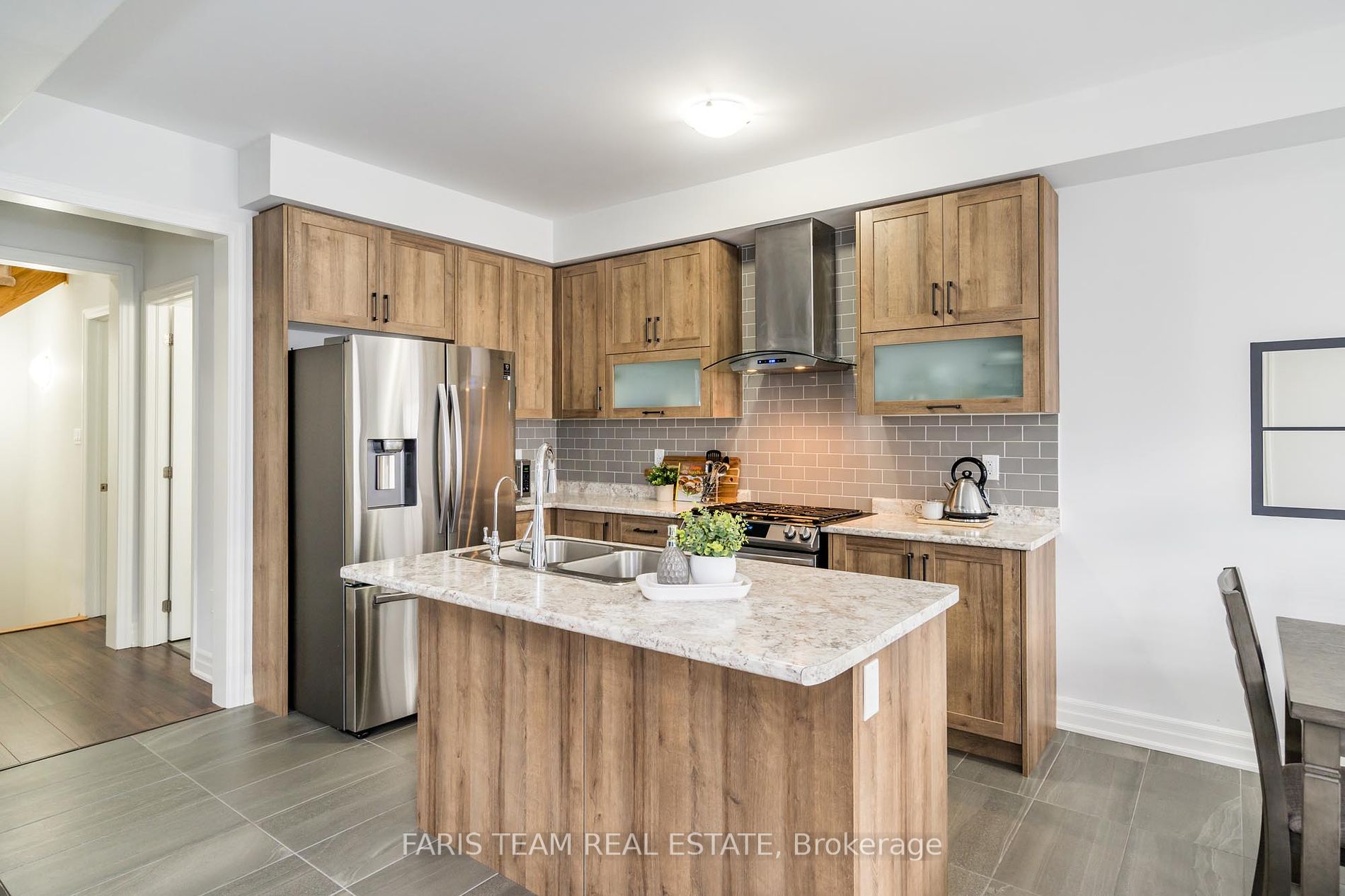 120 Wood Cres